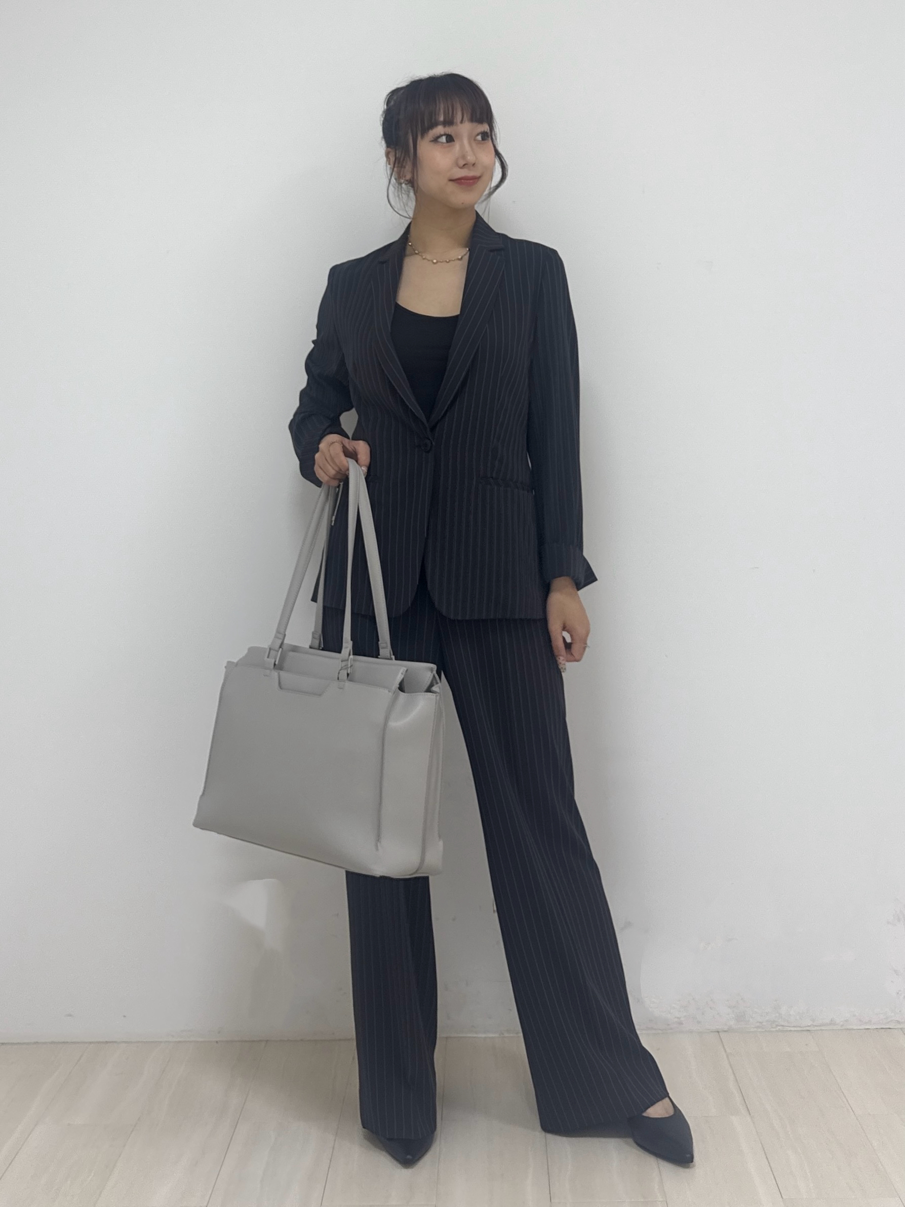 萩原 優里菜さんの「INDIVI｜【新作登場！着る日傘】 テーラードジャケット」を使ったコーディネート