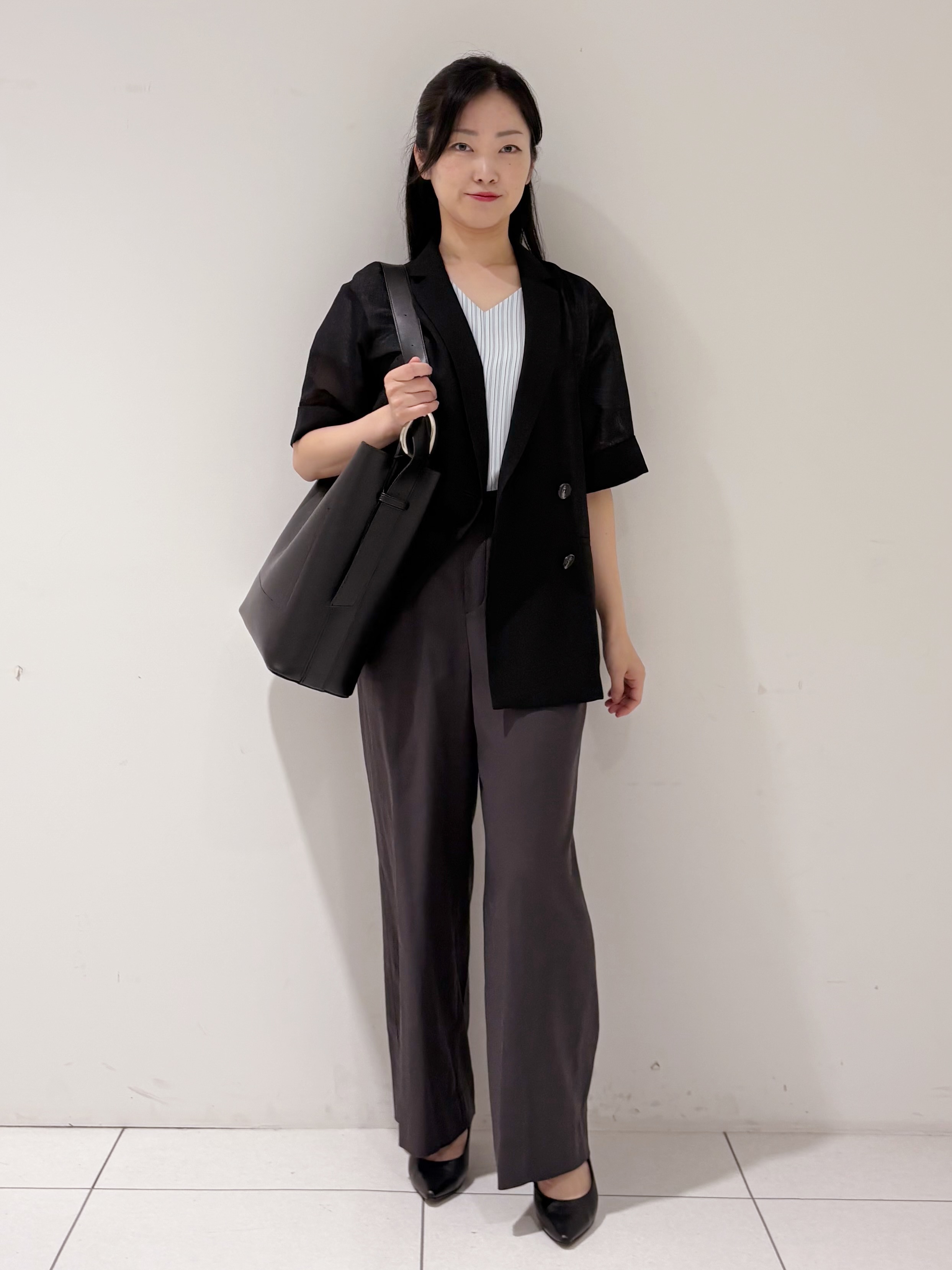 momokoさんの「INDIVI｜【洗える／メッシュ素材／SETUP可能】半袖シアージャケット」を使ったコーディネート