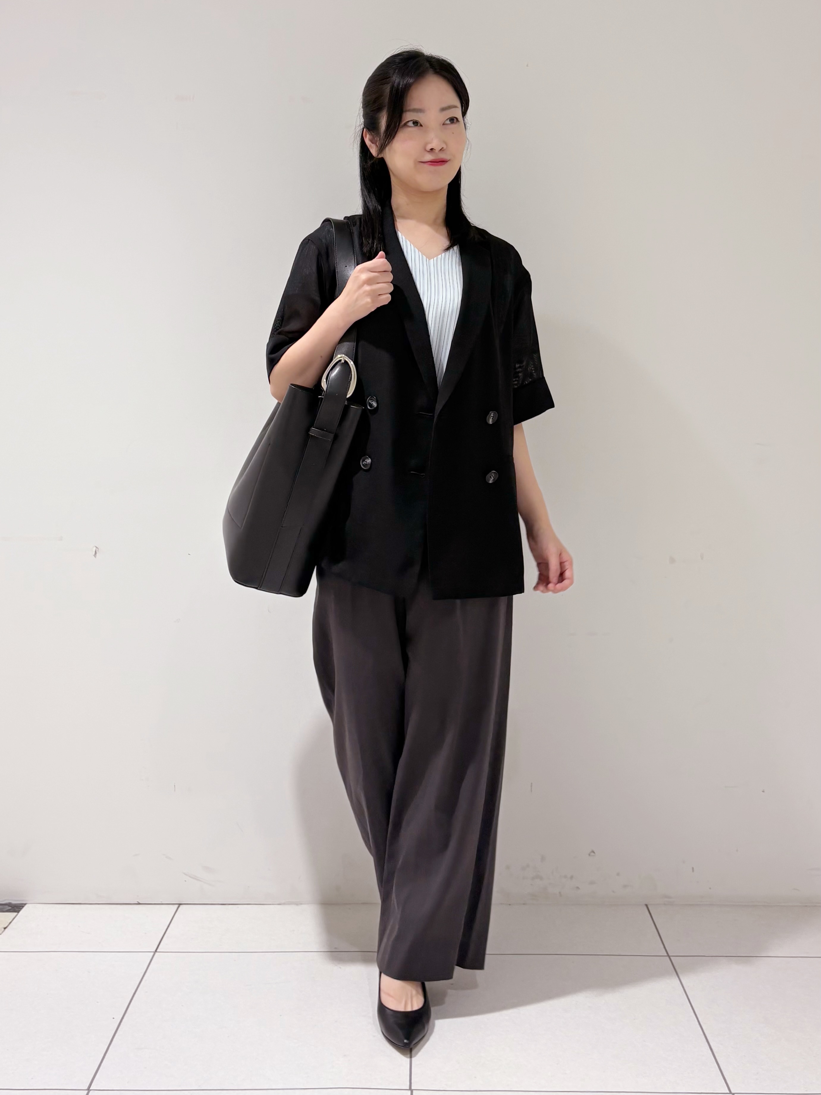 momokoさんの「INDIVI｜【洗える／メッシュ素材／SETUP可能】半袖シアージャケット」を使ったコーディネート