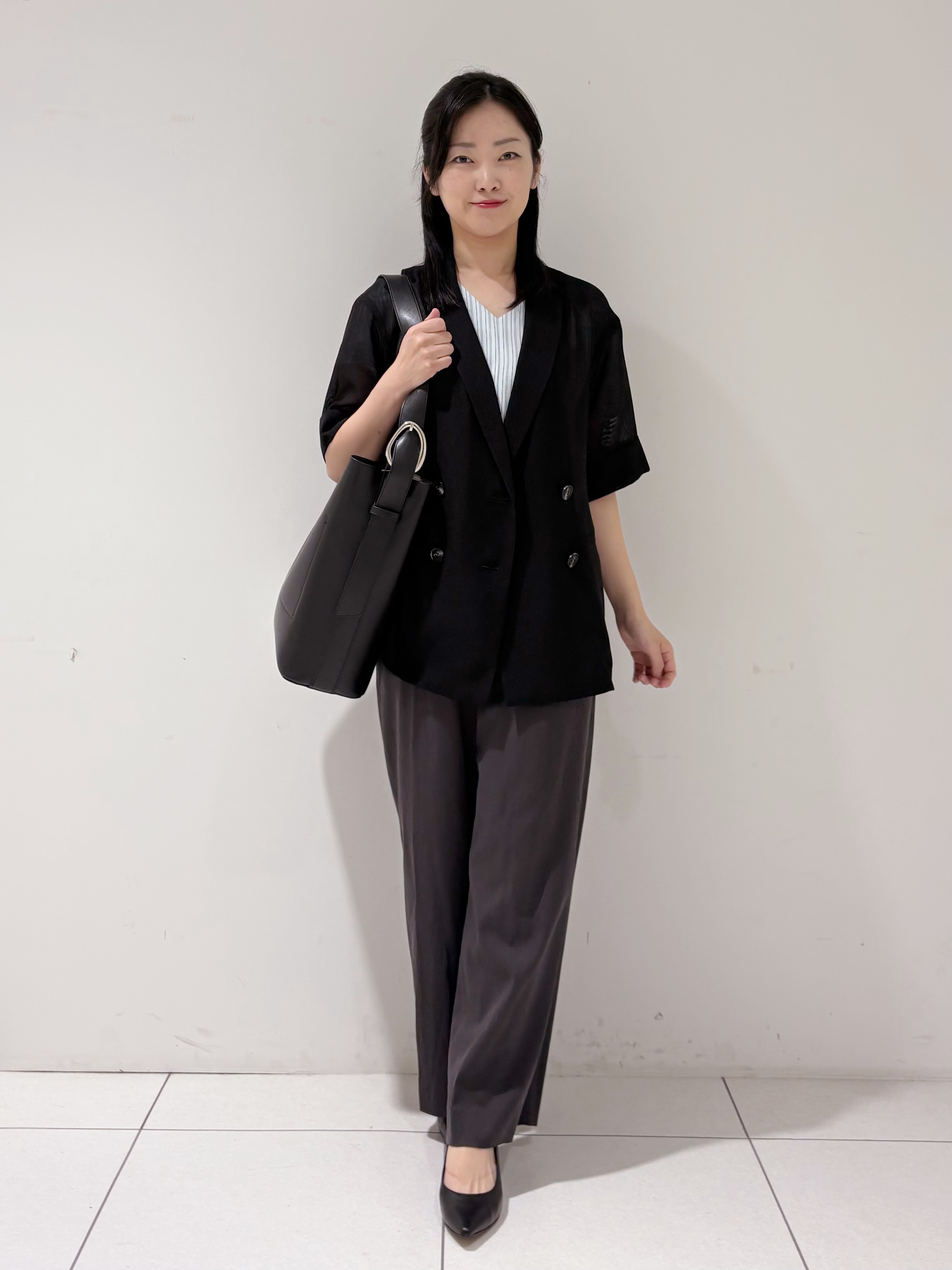 momokoさんの「INDIVI｜【洗える／メッシュ素材／SETUP可能】半袖シアージャケット」を使ったコーディネート