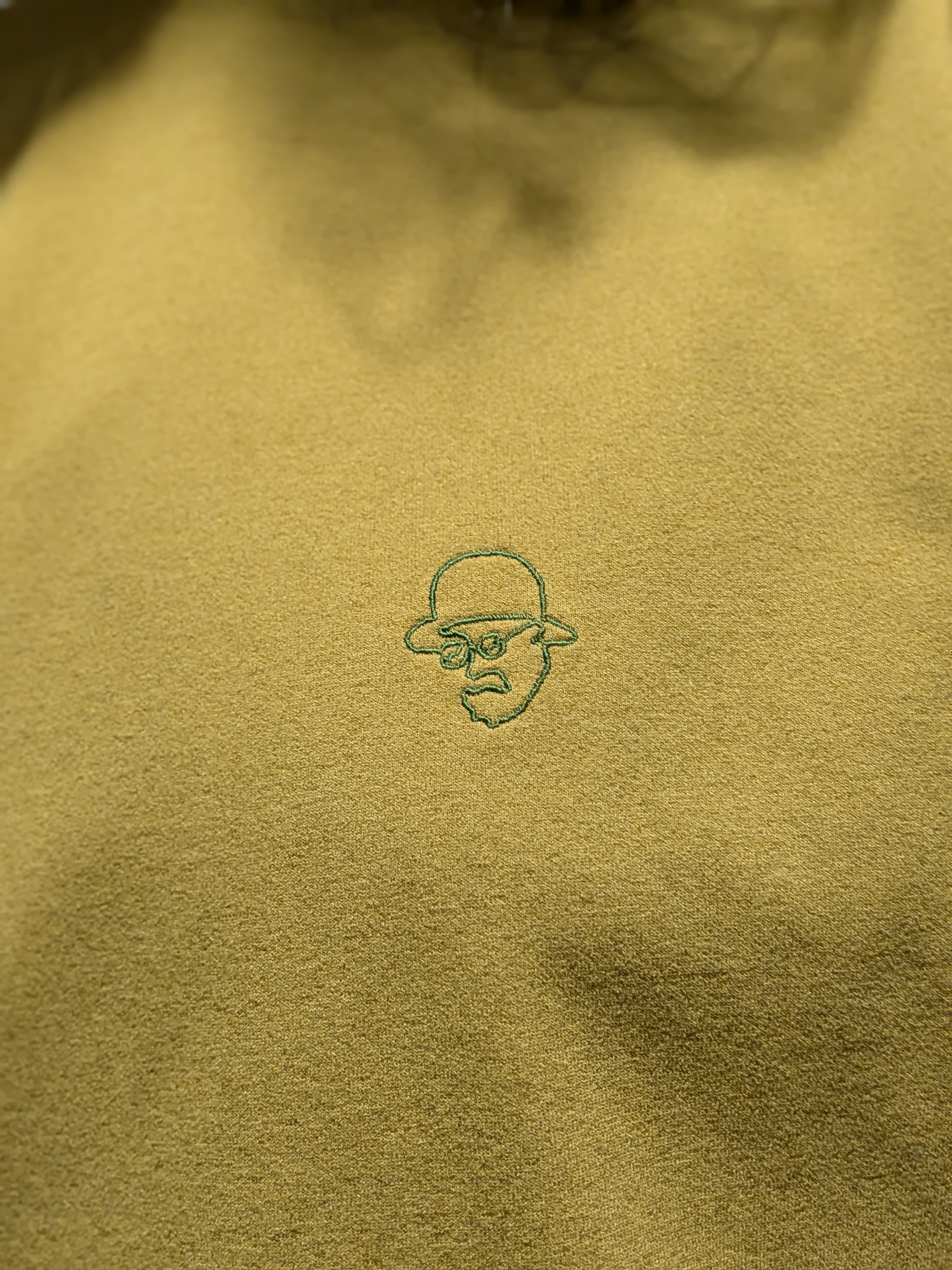 yasuさんの「TAKEO KIKUCHI｜【汗染み軽減/接触冷感】フェイクレイヤード ワンポイント刺繍Ｔシャツ」を使ったコーディネート
