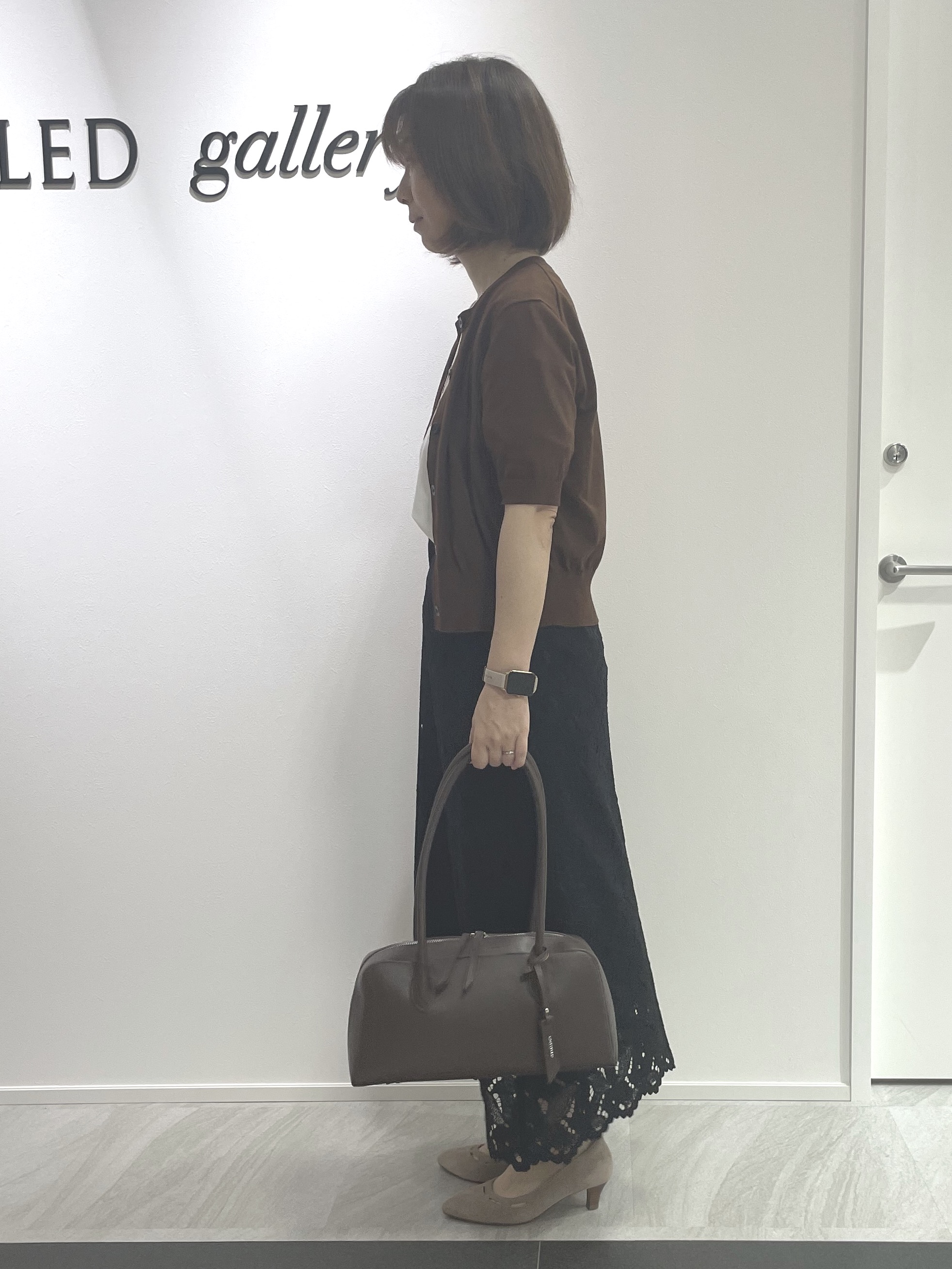 hanaさんの「UNTITLED｜【すっきりコンパクト】ドライタッチ5分袖カーディガン」を使ったコーディネート