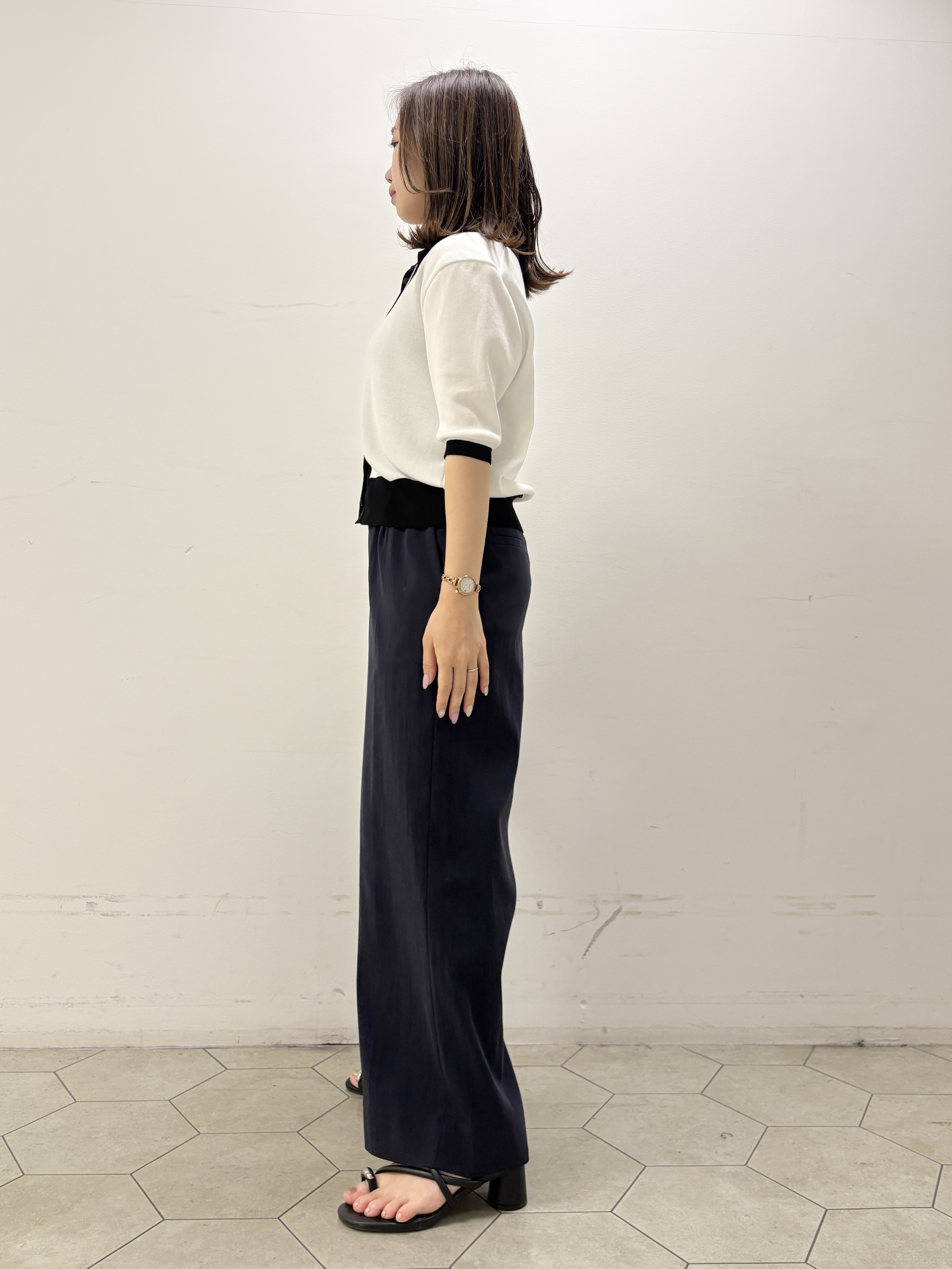 kahoさんの「INDIVI｜【バイカラー】衿付きシャツ風ニット」を使ったコーディネート