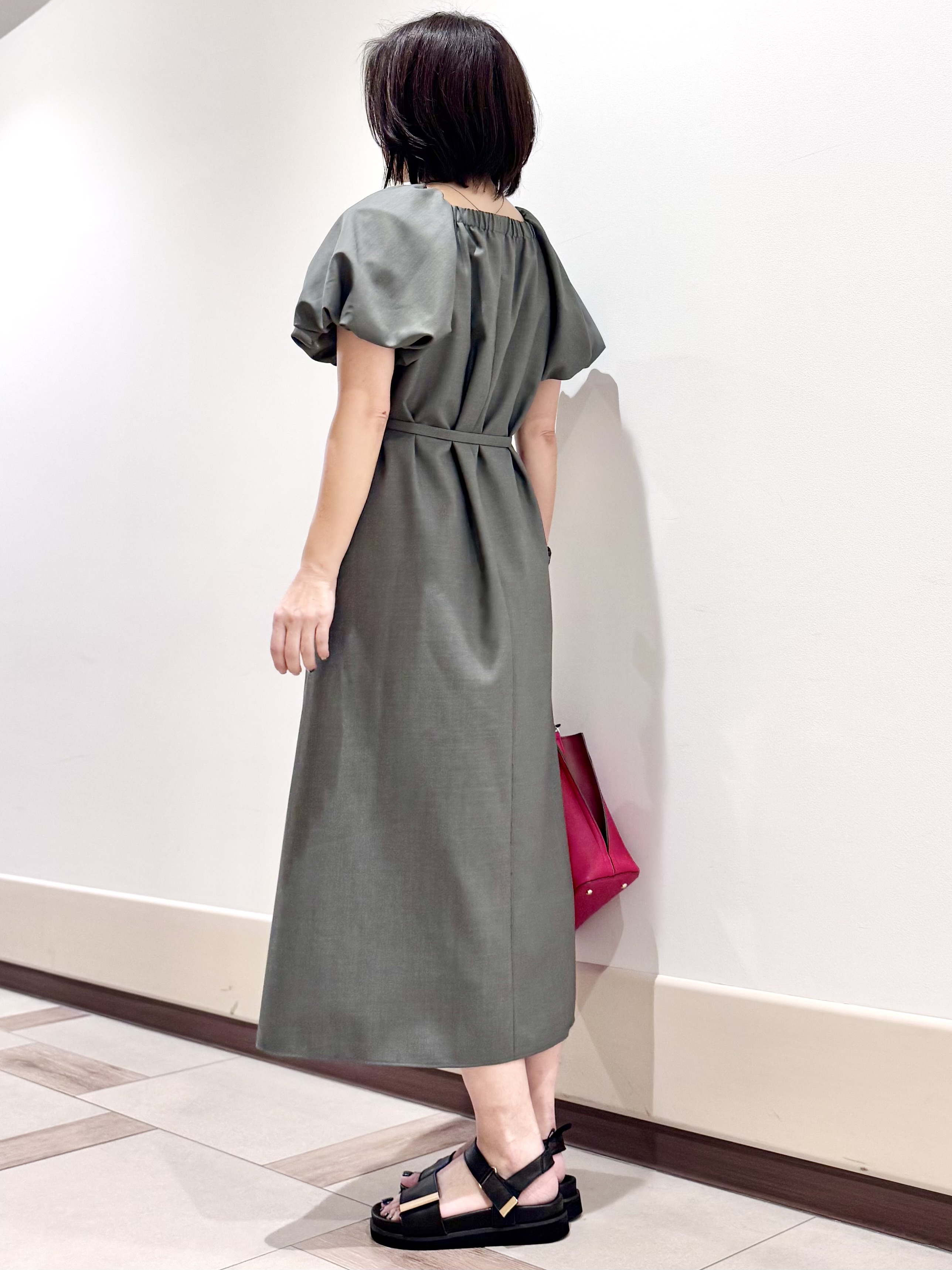 kaeさんの「Reflect｜【UVカット／手洗い可】パフスリーブ Vネックワンピース」を使ったコーディネート