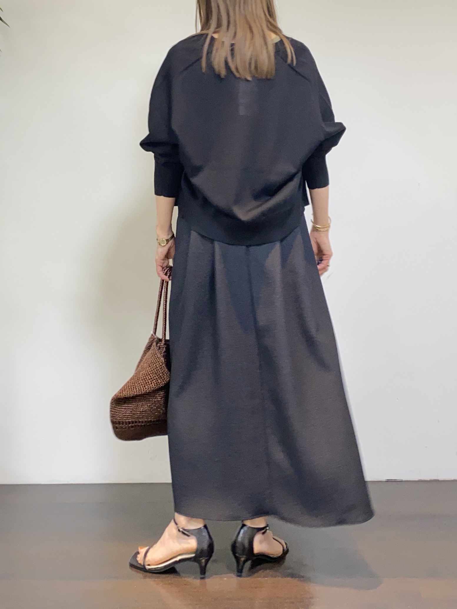 tomoさんの「UNTITLED｜【アンサンブル可/日除け・冷房対策】シアーレーヨンZIPカーディガン」を使ったコーディネート