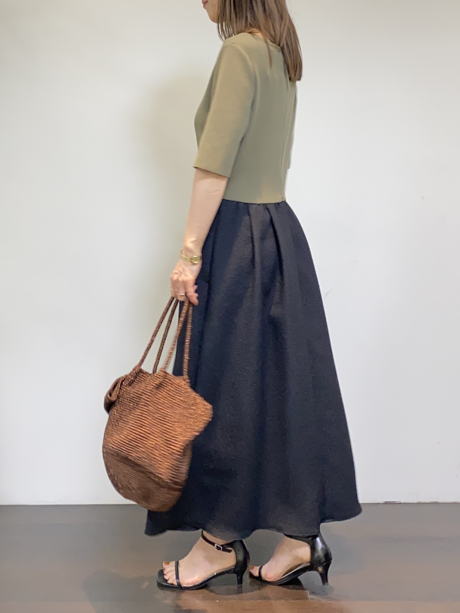 tomoさんの「UNTITLED｜【アンサンブル可/日除け・冷房対策】シアーレーヨンZIPカーディガン」を使ったコーディネート