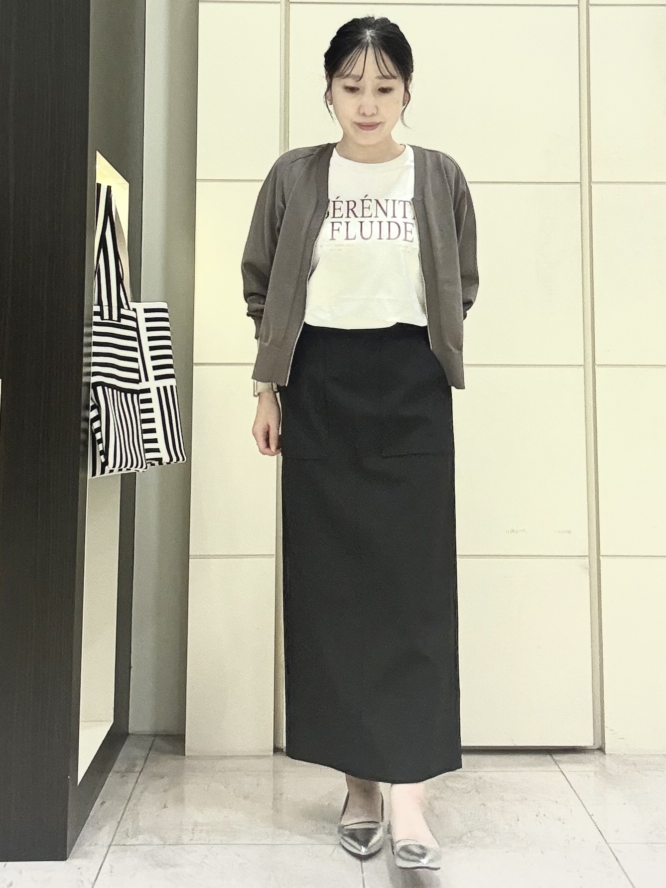 mori.さんの「UNTITLED｜【アンサンブル可/日除け・冷房対策】シアーレーヨンZIPカーディガン」を使ったコーディネート