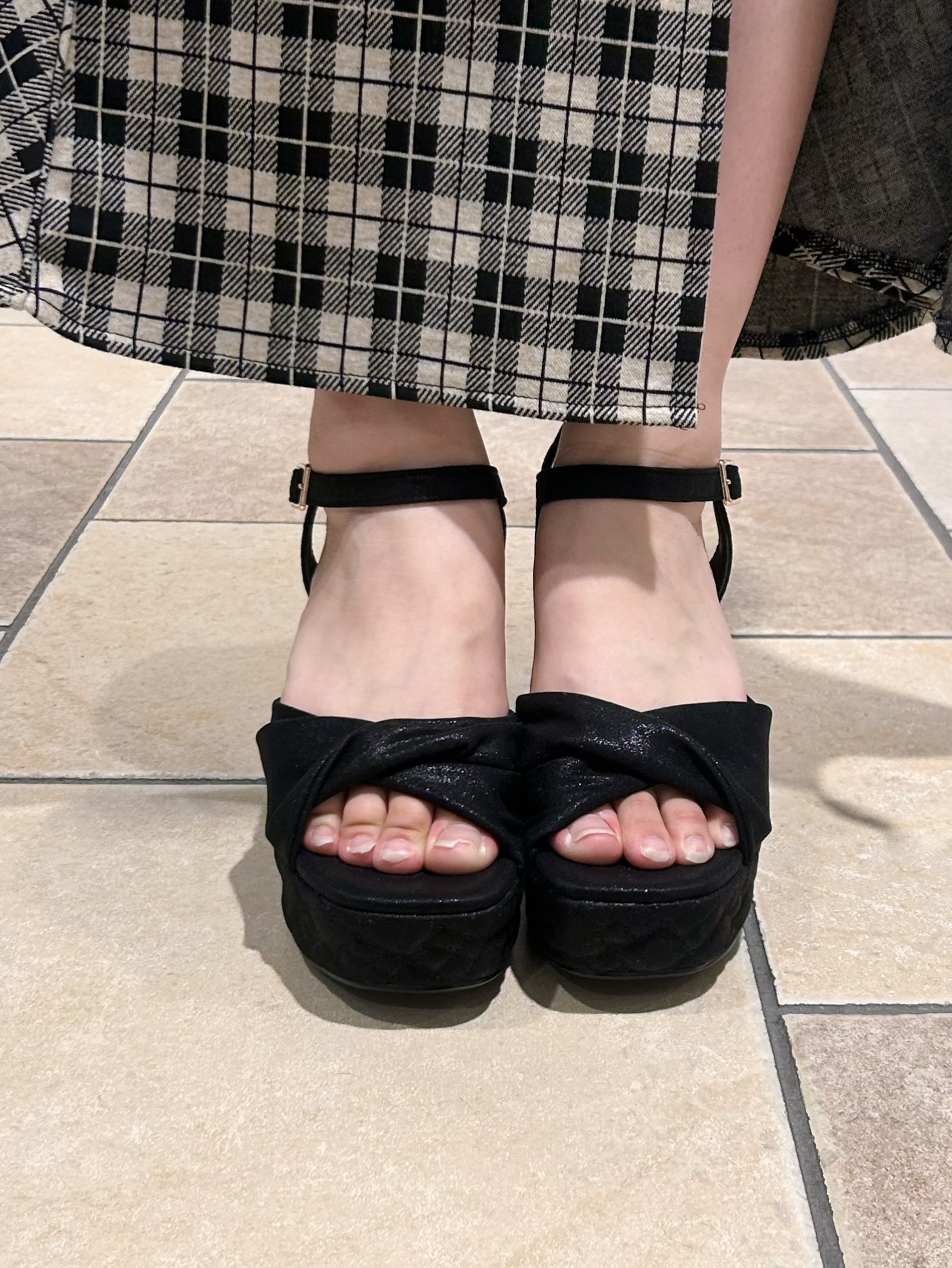 ゆうりさんの「ESPERANZA｜【ナチュ盛り/約10cm】ナチュ盛りツイストサンダル」を使ったコーディネート