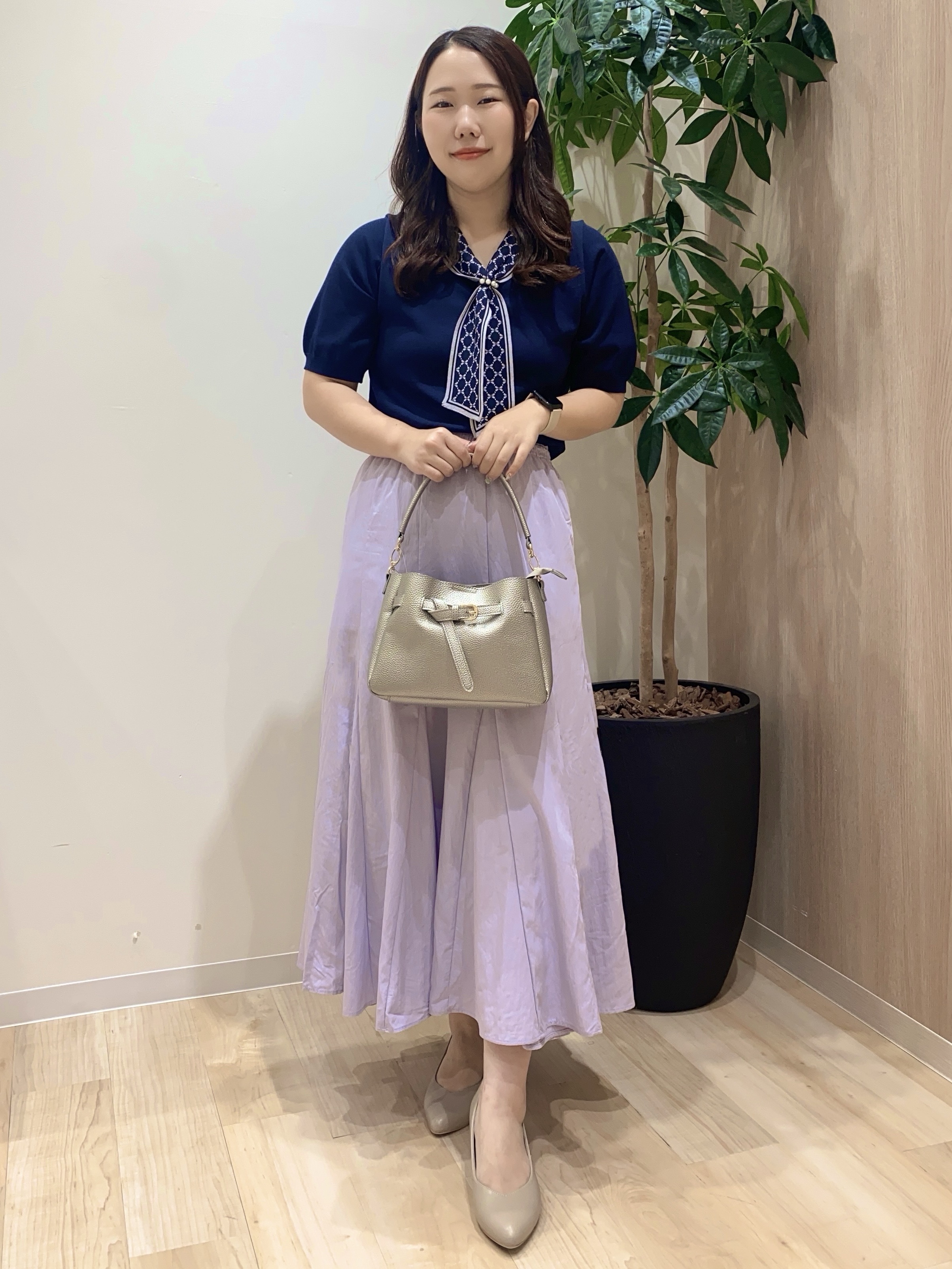 HANAさんの「grove｜【大人気アイテム5分袖で登場！】スカーフ柄ボウタイ五分袖ニットプルオーバ―」を使ったコーディネート