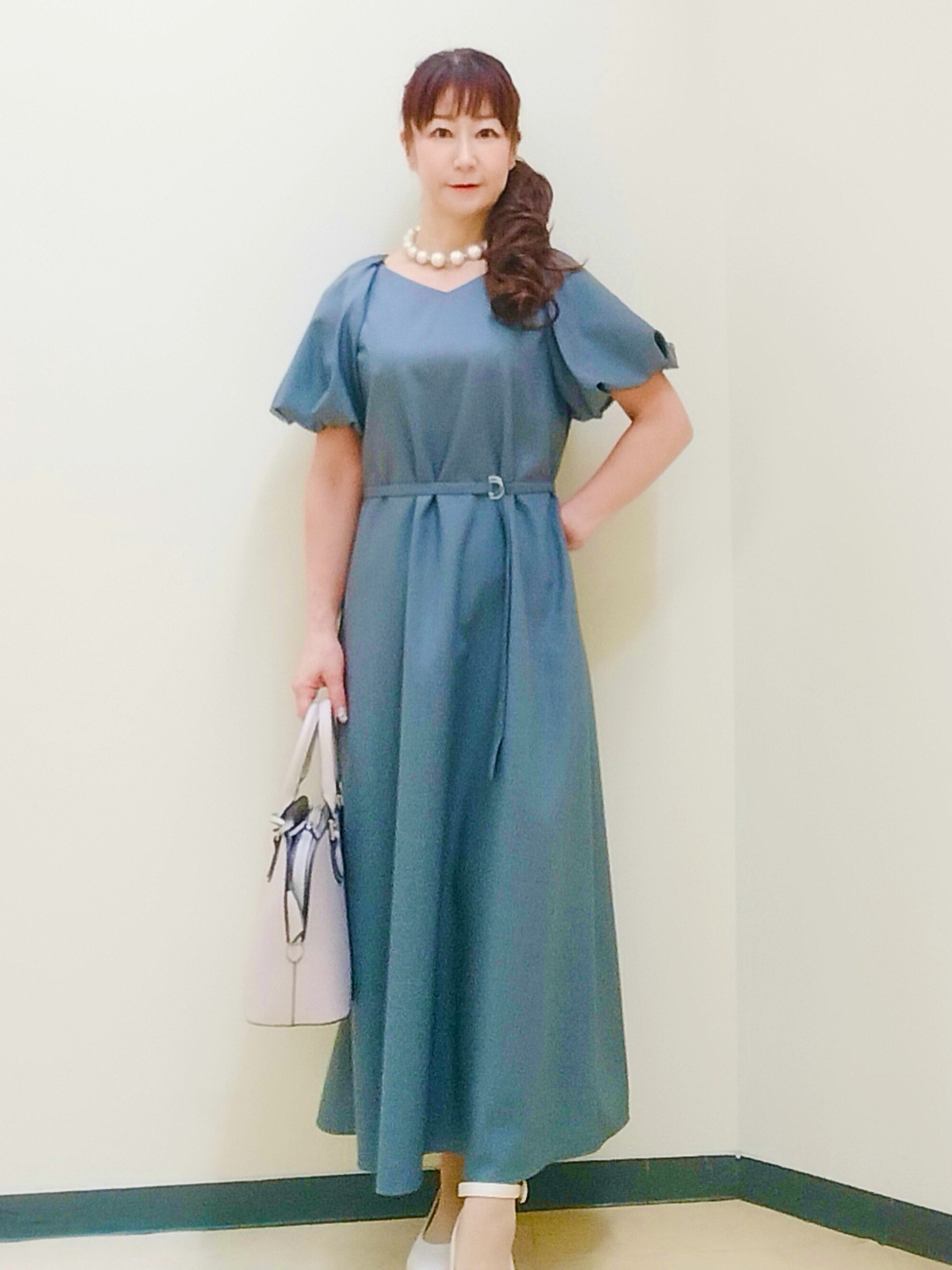 花さんの「Reflect｜【UVカット／手洗い可】パフスリーブ Vネックワンピース」を使ったコーディネート