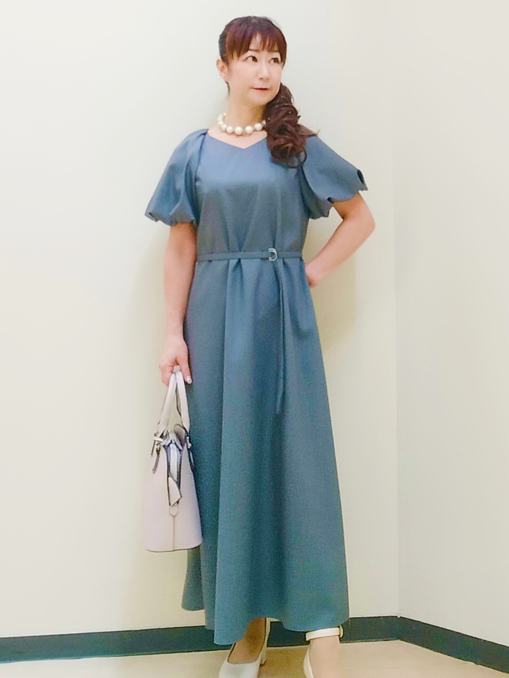 花さんの「Reflect｜【UVカット／手洗い可】パフスリーブ Vネックワンピース」を使ったコーディネート