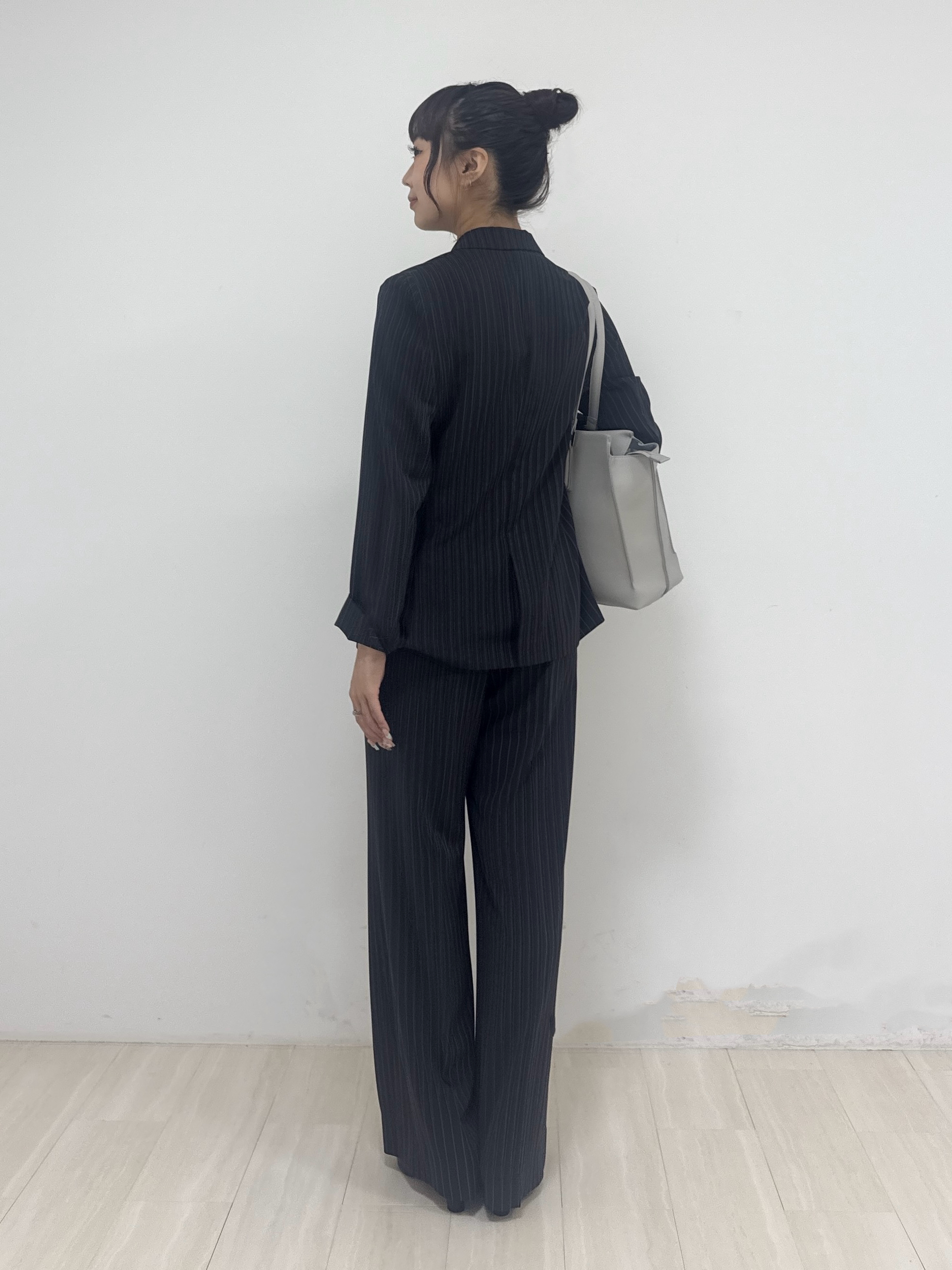 萩原 優里菜さんの「INDIVI｜【新作登場！着る日傘】 テーラードジャケット」を使ったコーディネート
