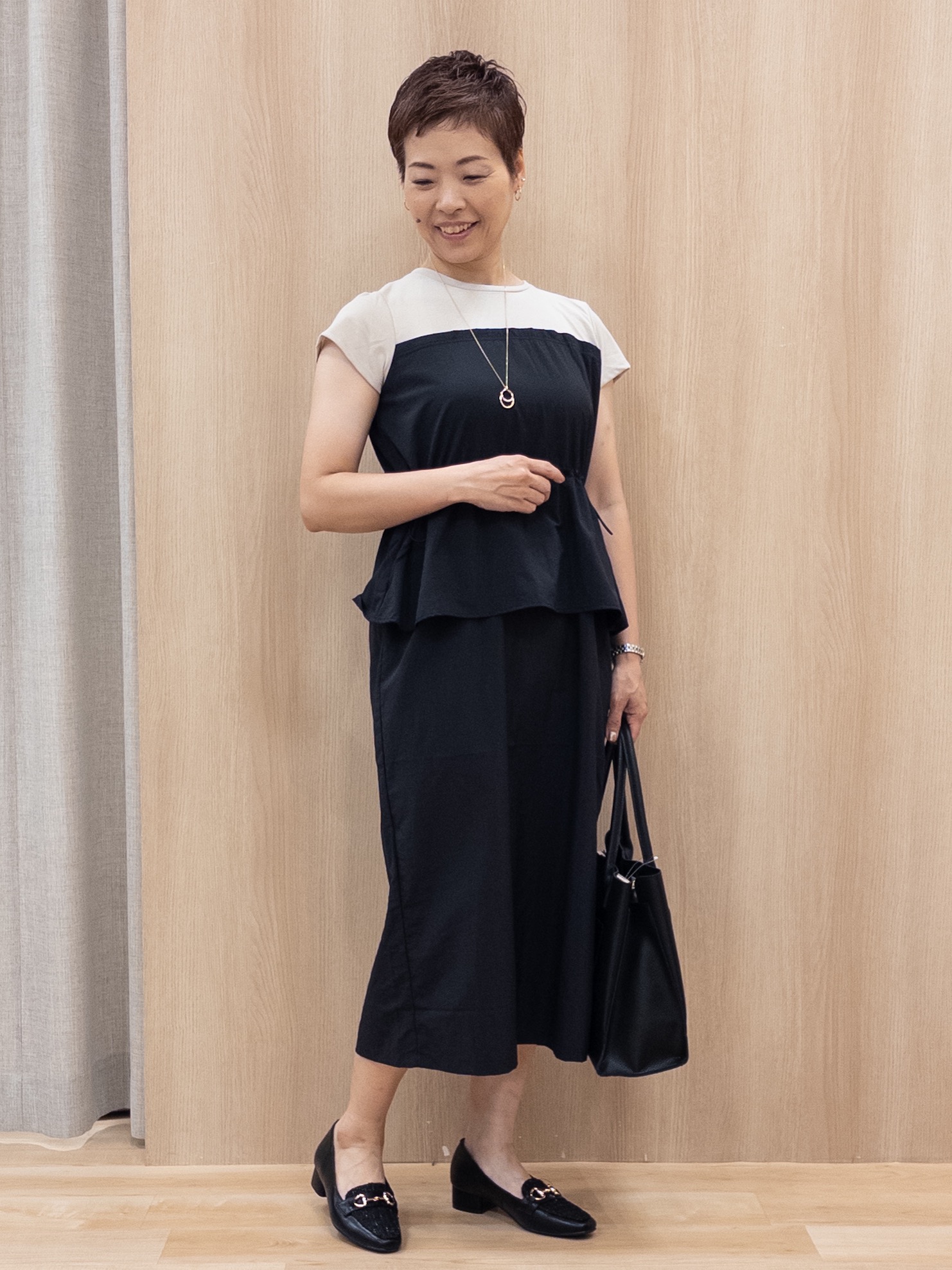 シュウコさんの「grove｜【低身長さんも選べる着丈・洗濯機◎】1枚で旬顔！Tシャツドッキングドロストワンピース」を使ったコーディネート