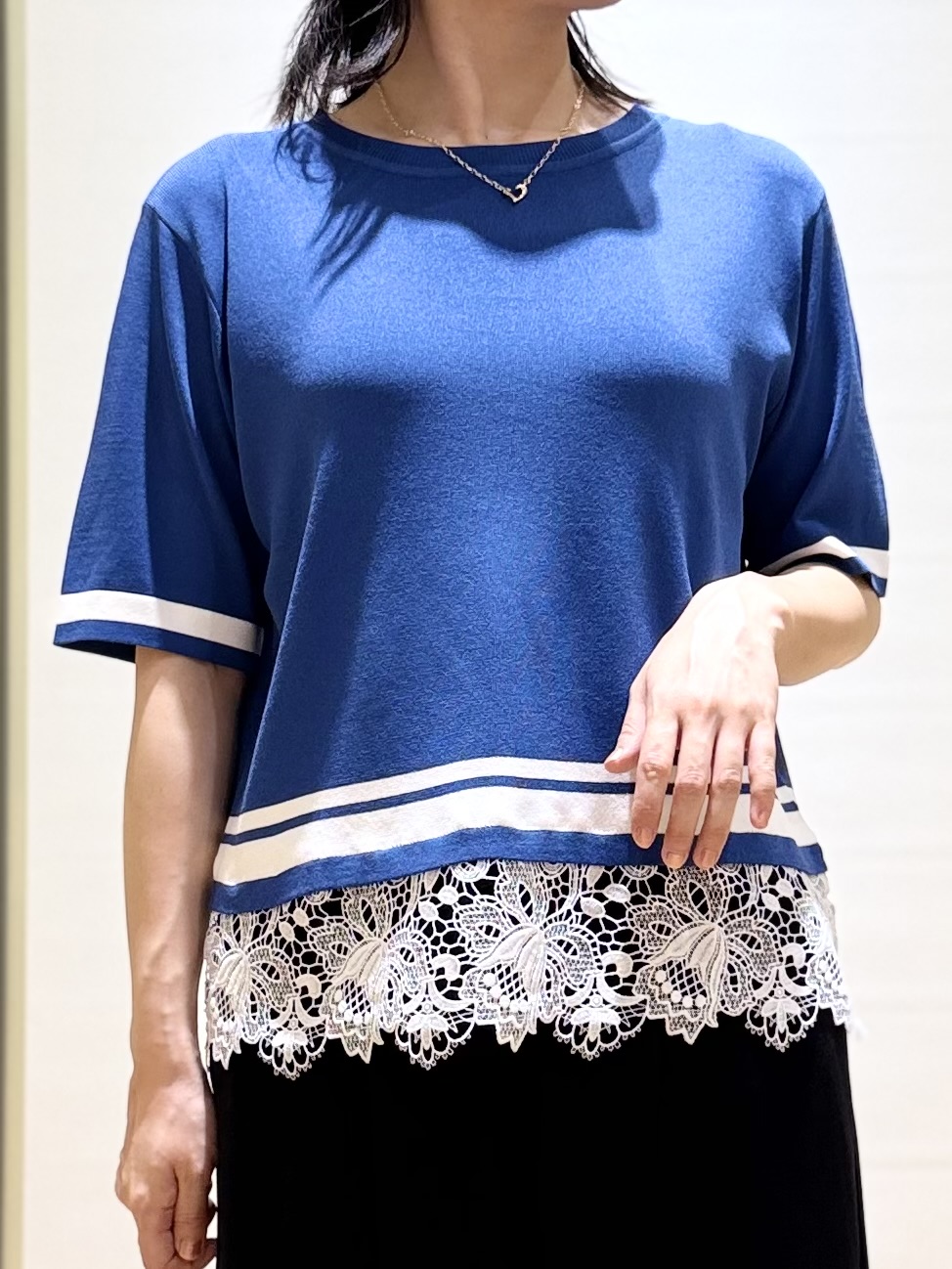 あんりさんの「grove｜【シリーズ累計36万枚／UVカット・ひんやり・洗濯機OK】やわらかドライタッチレースドッキングニット」を使ったコーディネート