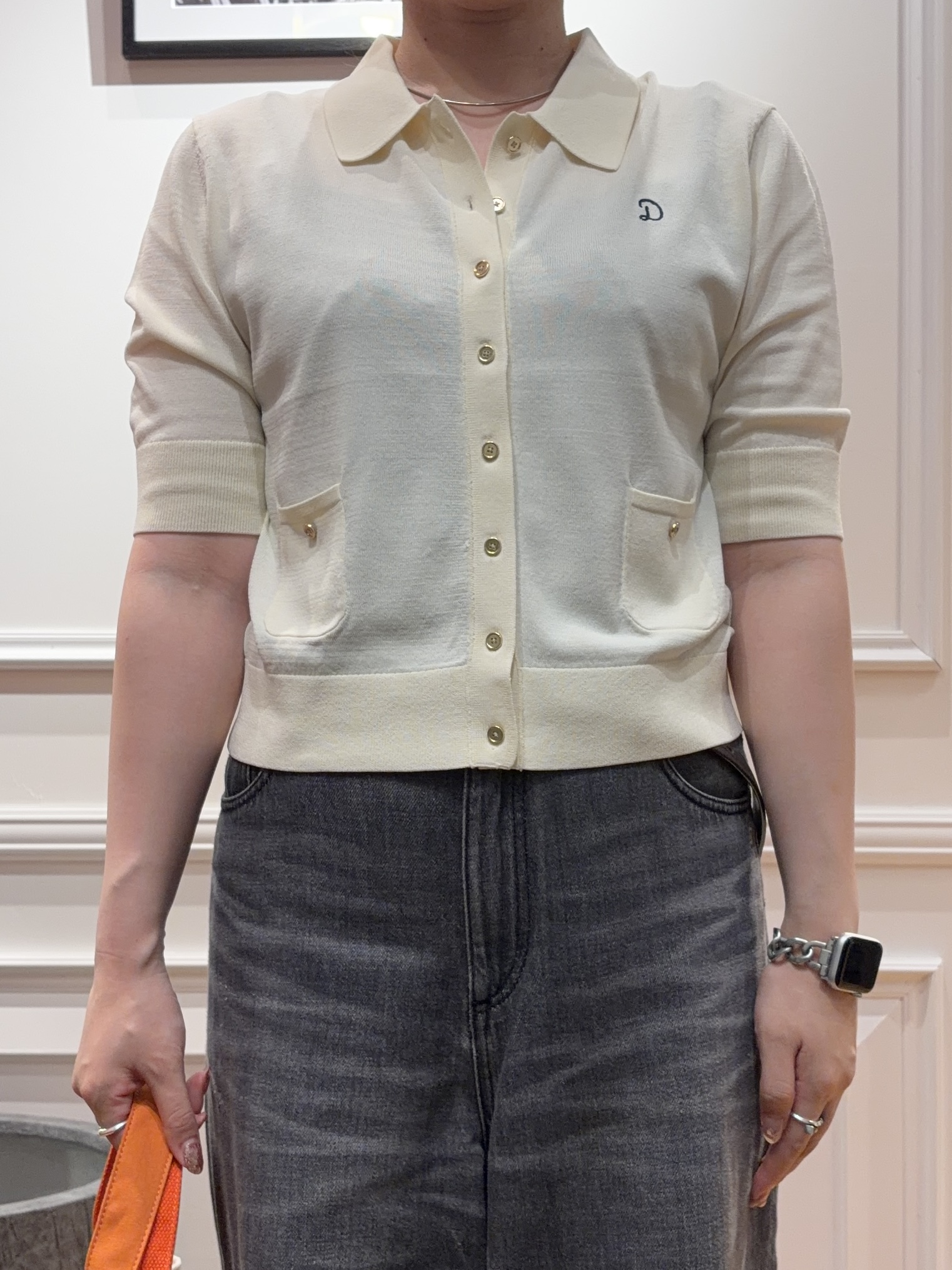SAKAIさんの「DRESSTERIOR｜ヴィンテージ加工ワイドデニムパンツ」を使ったコーディネート