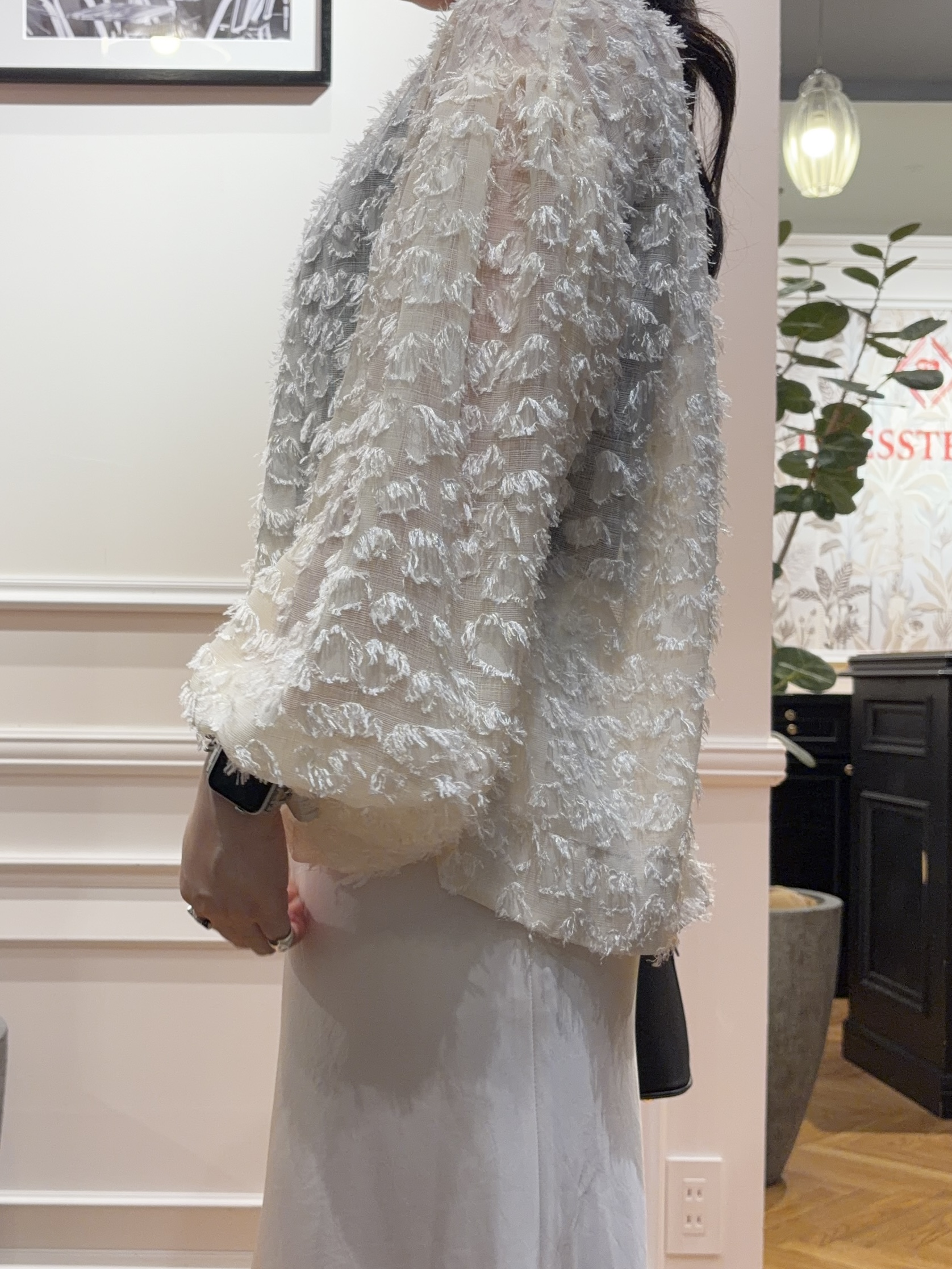 SAKAIさんの「DRESSTERIOR｜ストレッチヴィンテージサテンナロースカート」を使ったコーディネート