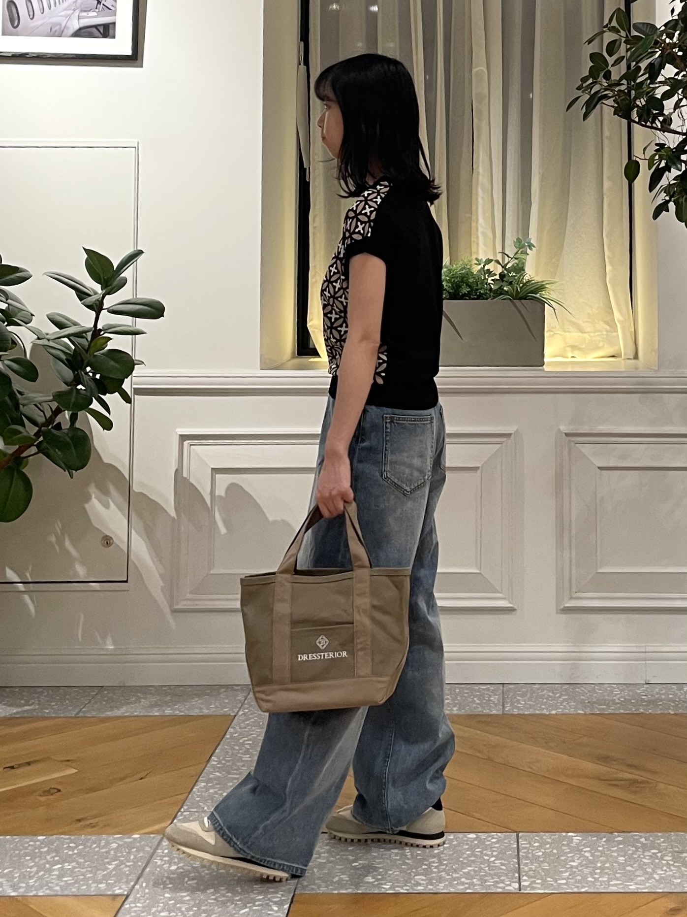 Lilyさんの「DRESSTERIOR｜ヴィンテージ加工ワイドデニムパンツ」を使ったコーディネート