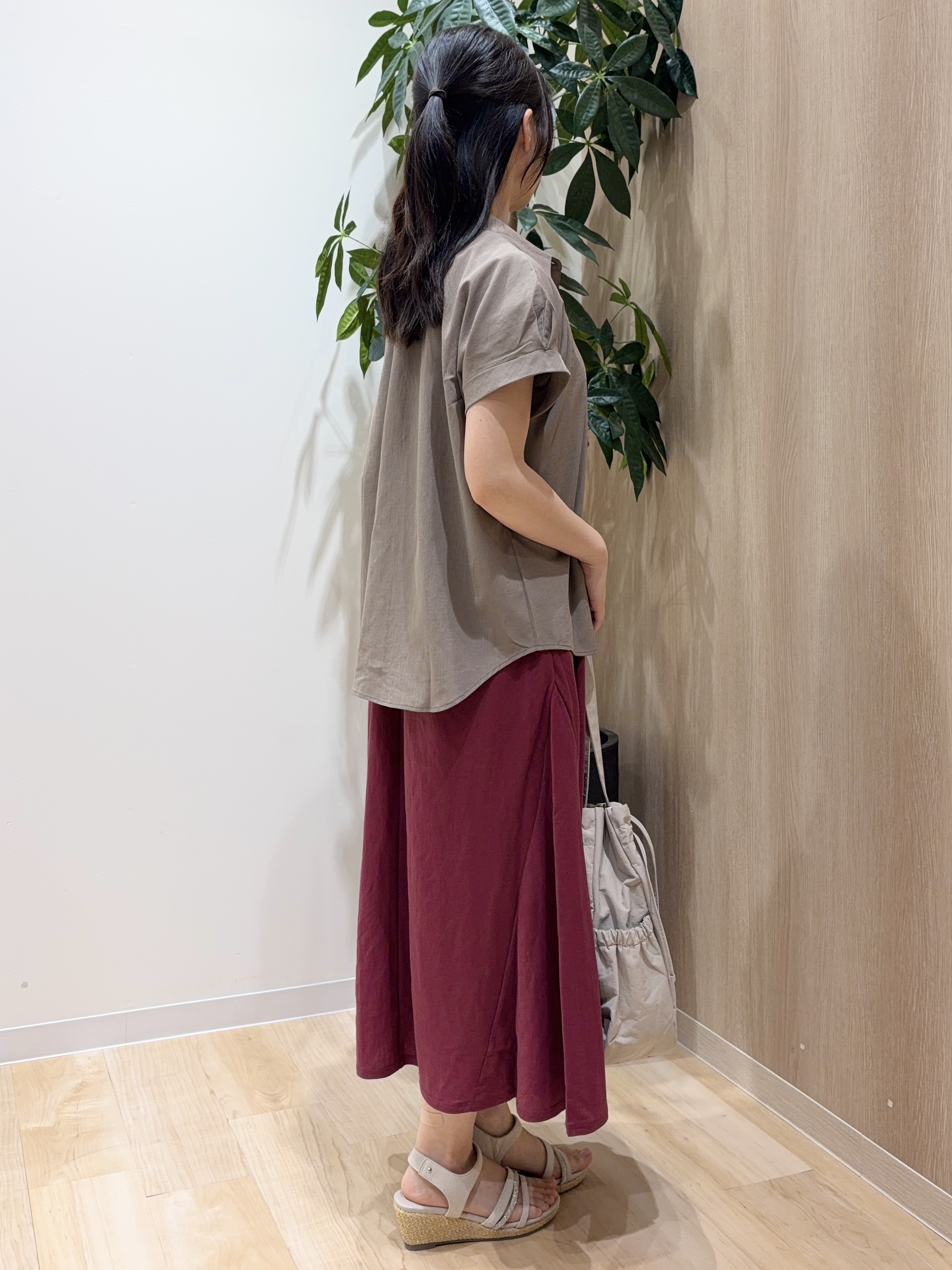ayaneさんの「grove｜【低身長さんも選べる着丈】モクロディフレンチワンピース」を使ったコーディネート