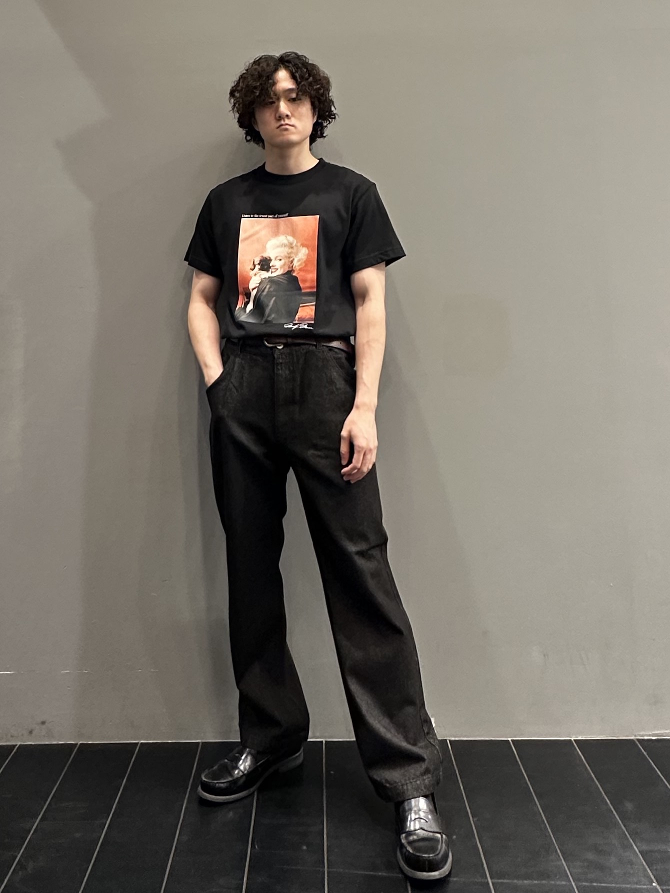 SHUさんの「THE SHOP TK｜別注マリリン・モンロー / グラフィック半袖Tシャツ」を使ったコーディネート