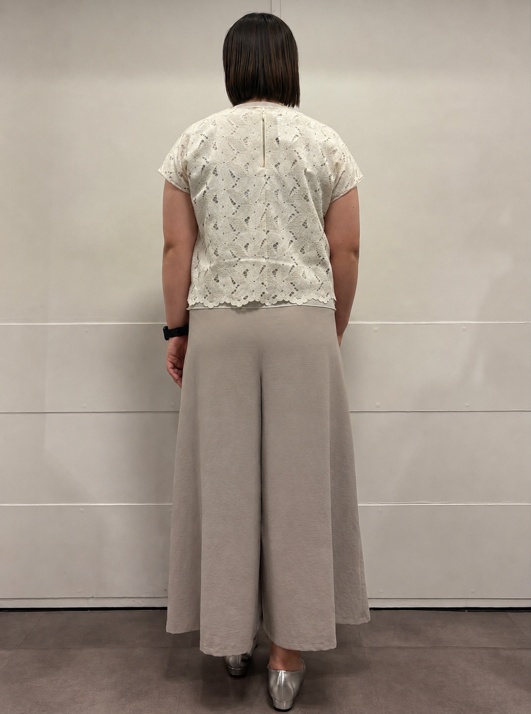 MIさんの「UNTITLED｜【セットアップ可/品のある透け感】リーフレースブラウス」を使ったコーディネート
