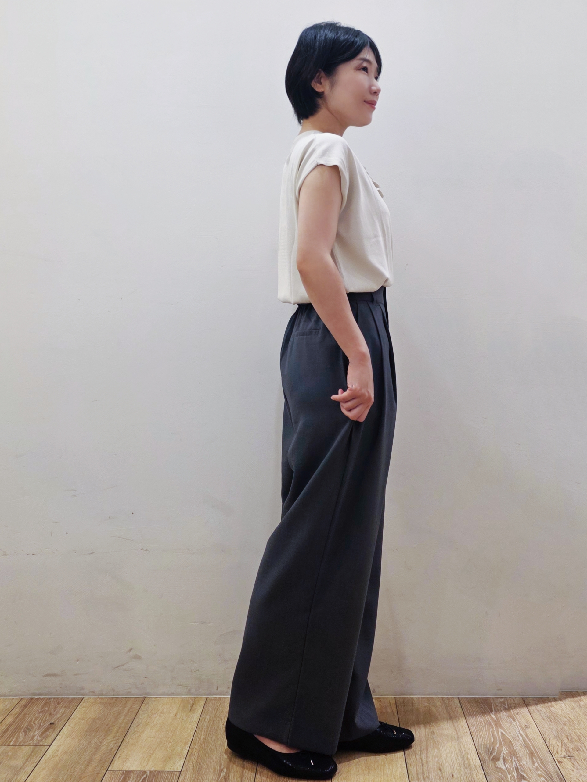 yuyuさんの「OPAQUE.CLIP｜【接触冷感／UV】フリルフレンチスリーブニット《洗濯機OK》」を使ったコーディネート