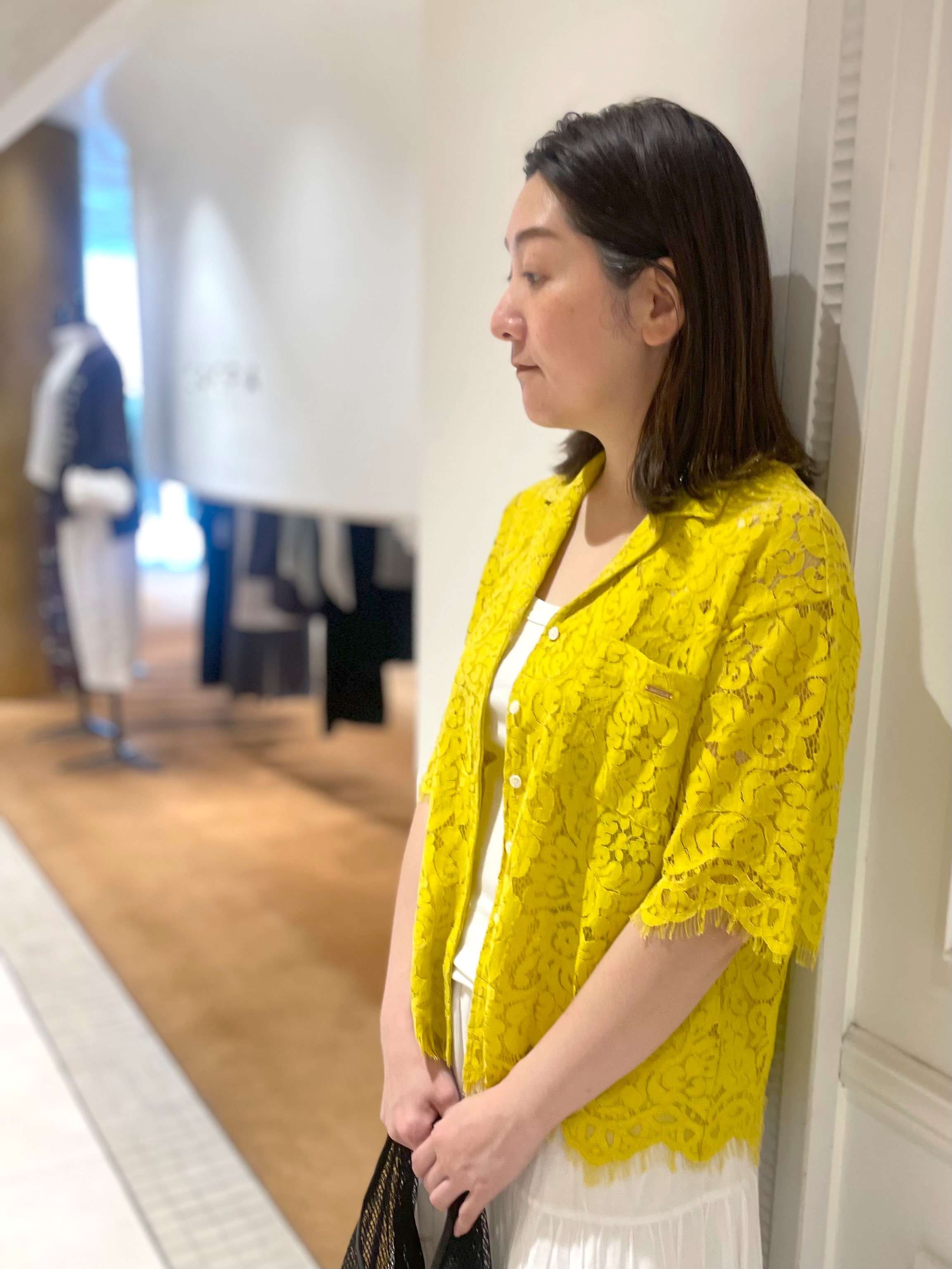 makiさんの「DRESSTERIOR｜【ウォッシャブル/羽織りにも便利】シアーコードレースブラウス」を使ったコーディネート