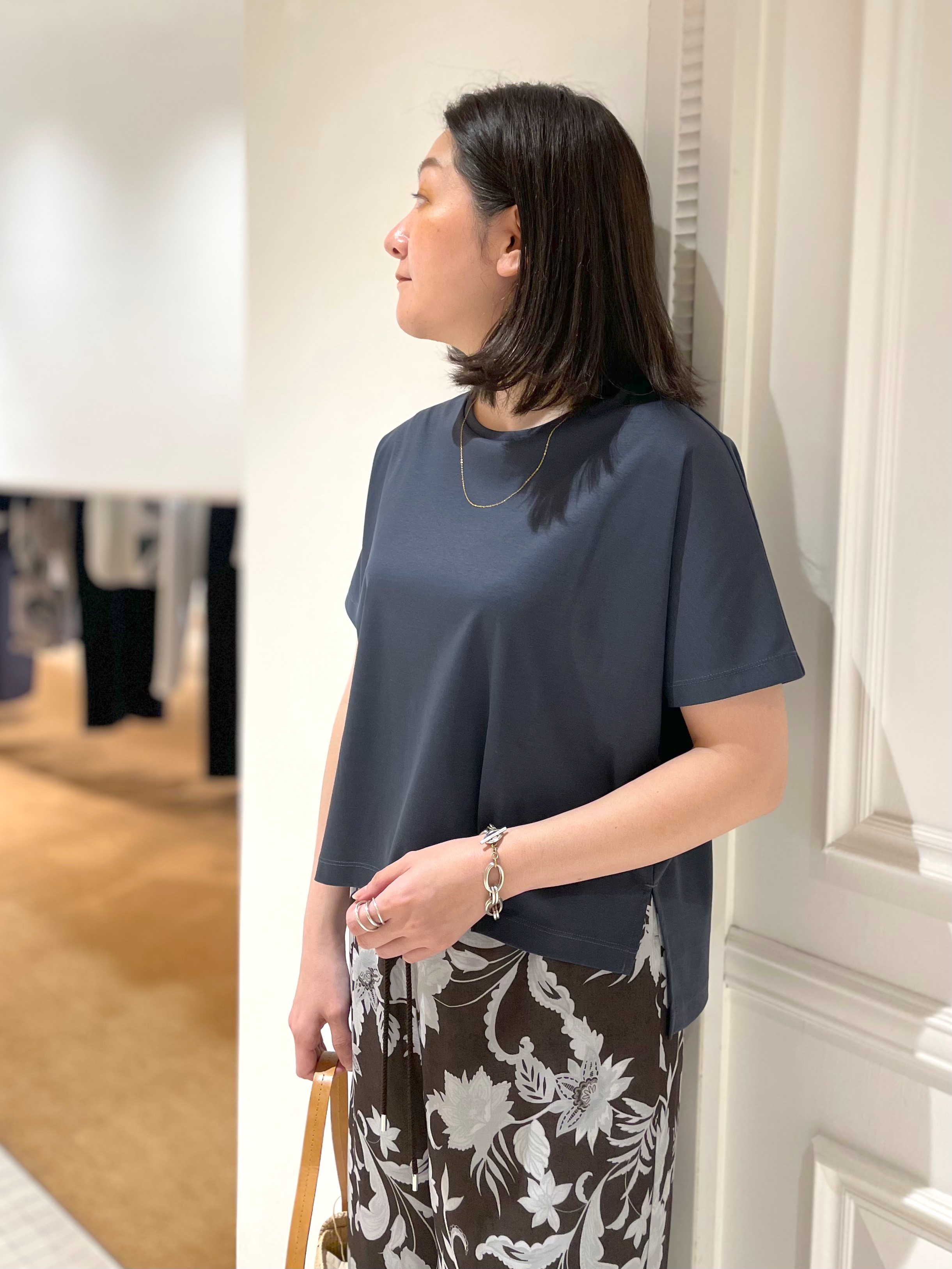 makiさんの「DRESSTERIOR｜【接触冷感／抗菌防臭／消臭】アイスクリアコットンドルマンTシャツ」を使ったコーディネート