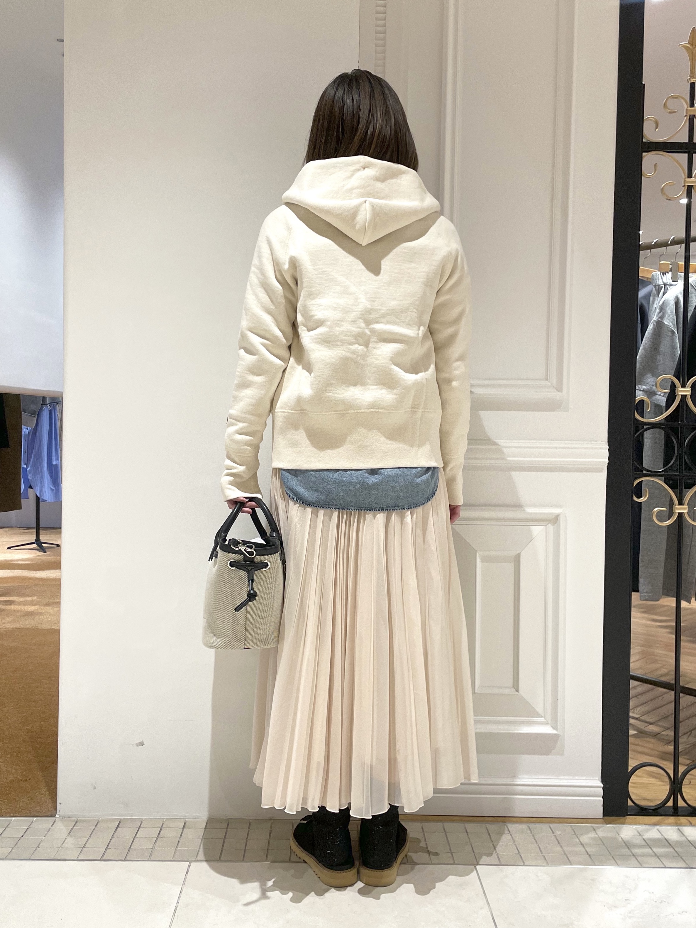 makiさんの「DRESSTERIOR｜デキシー吊裏毛ジップアップパーカ」を使ったコーディネート