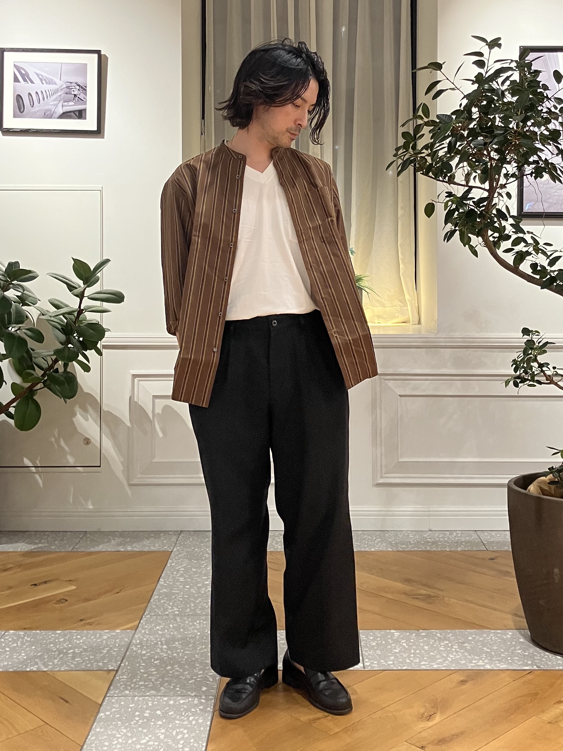 junyaさんの「DRESSTERIOR｜バンドカラー ストライプシャツ」を使ったコーディネート