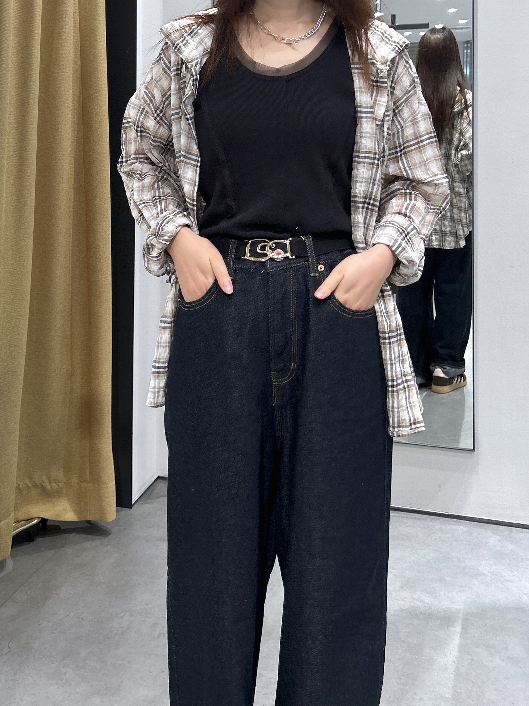 Renoさんの「INDIVI｜フード付 シアーチェックシャツ」を使ったコーディネート