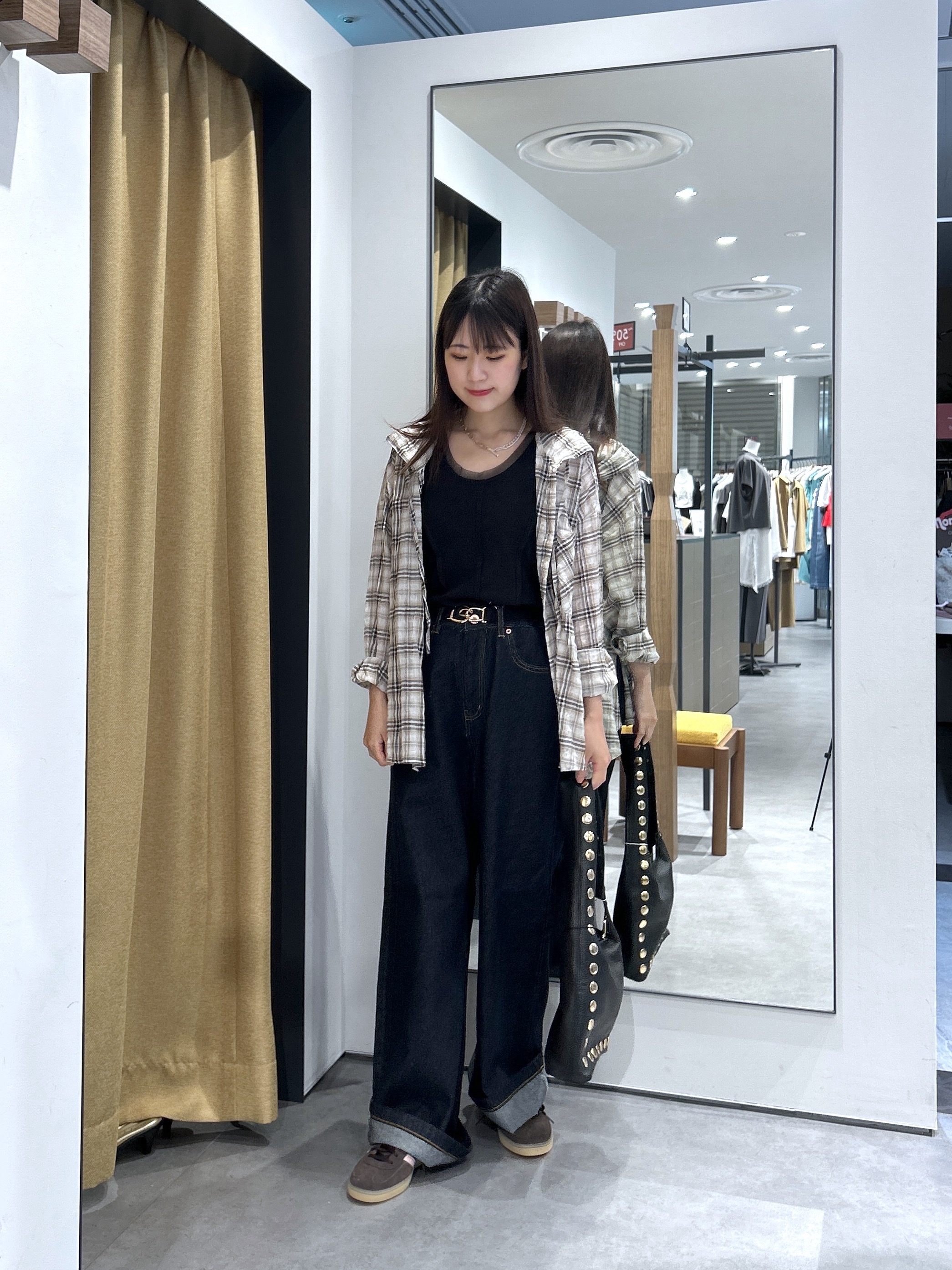 Renoさんの「INDIVI｜フード付 シアーチェックシャツ」を使ったコーディネート