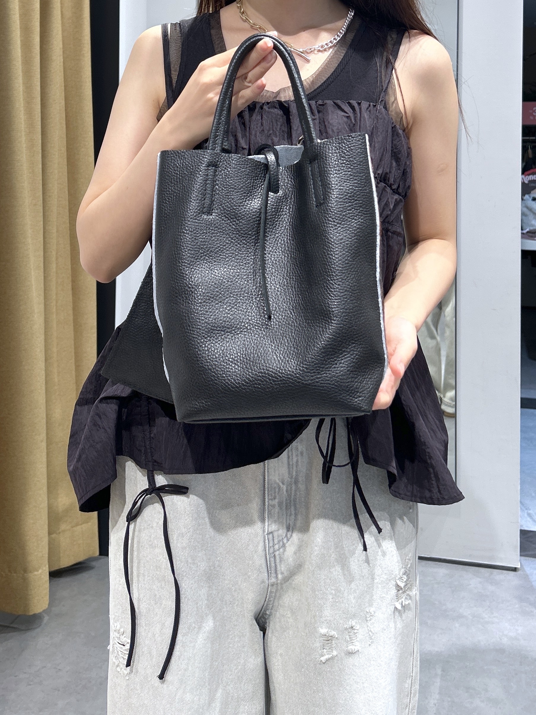 Renoさんの「INDIVI｜ナイロンギャザービスチェ」を使ったコーディネート