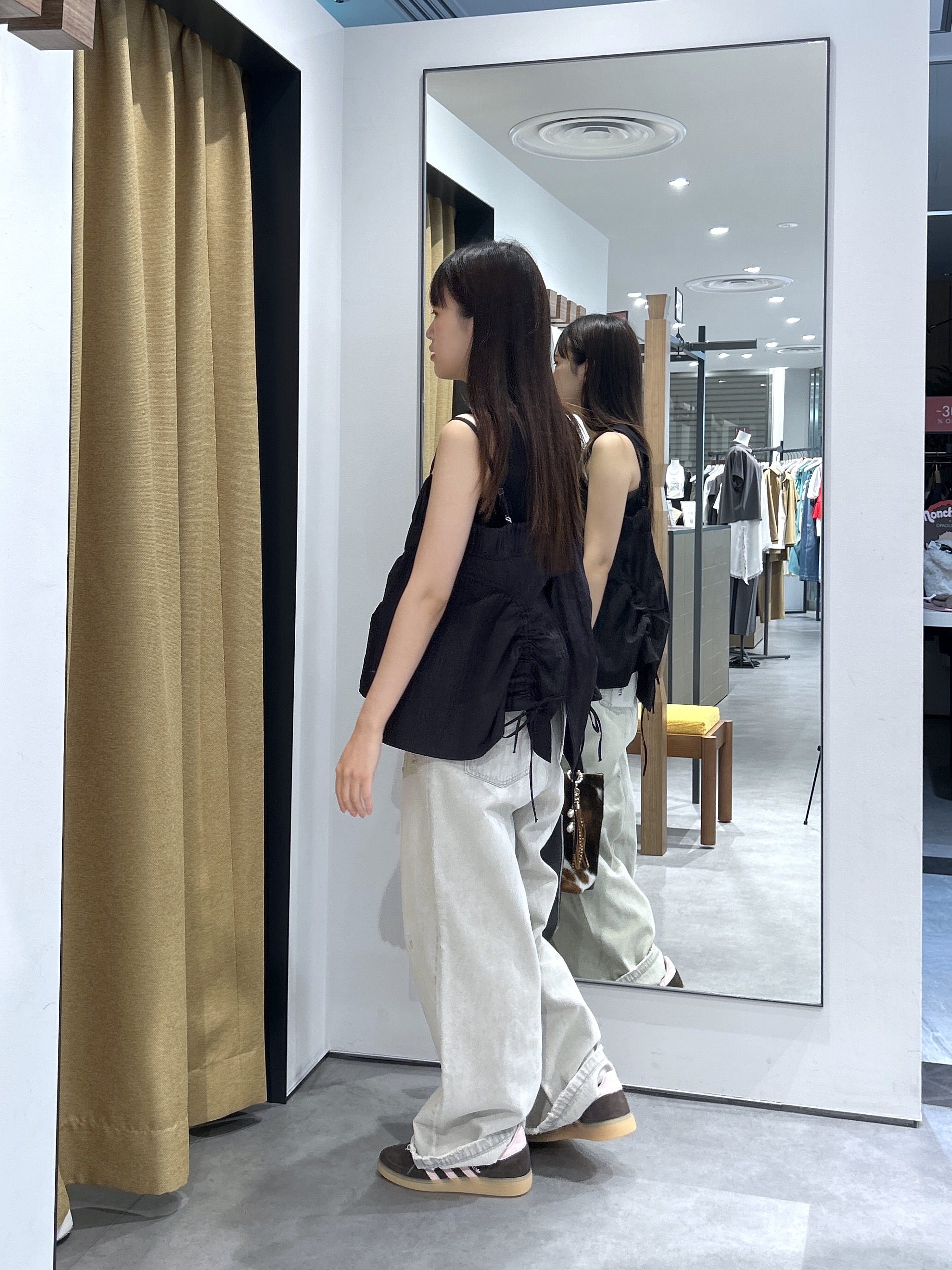 Renoさんの「INDIVI｜ナイロンギャザービスチェ」を使ったコーディネート