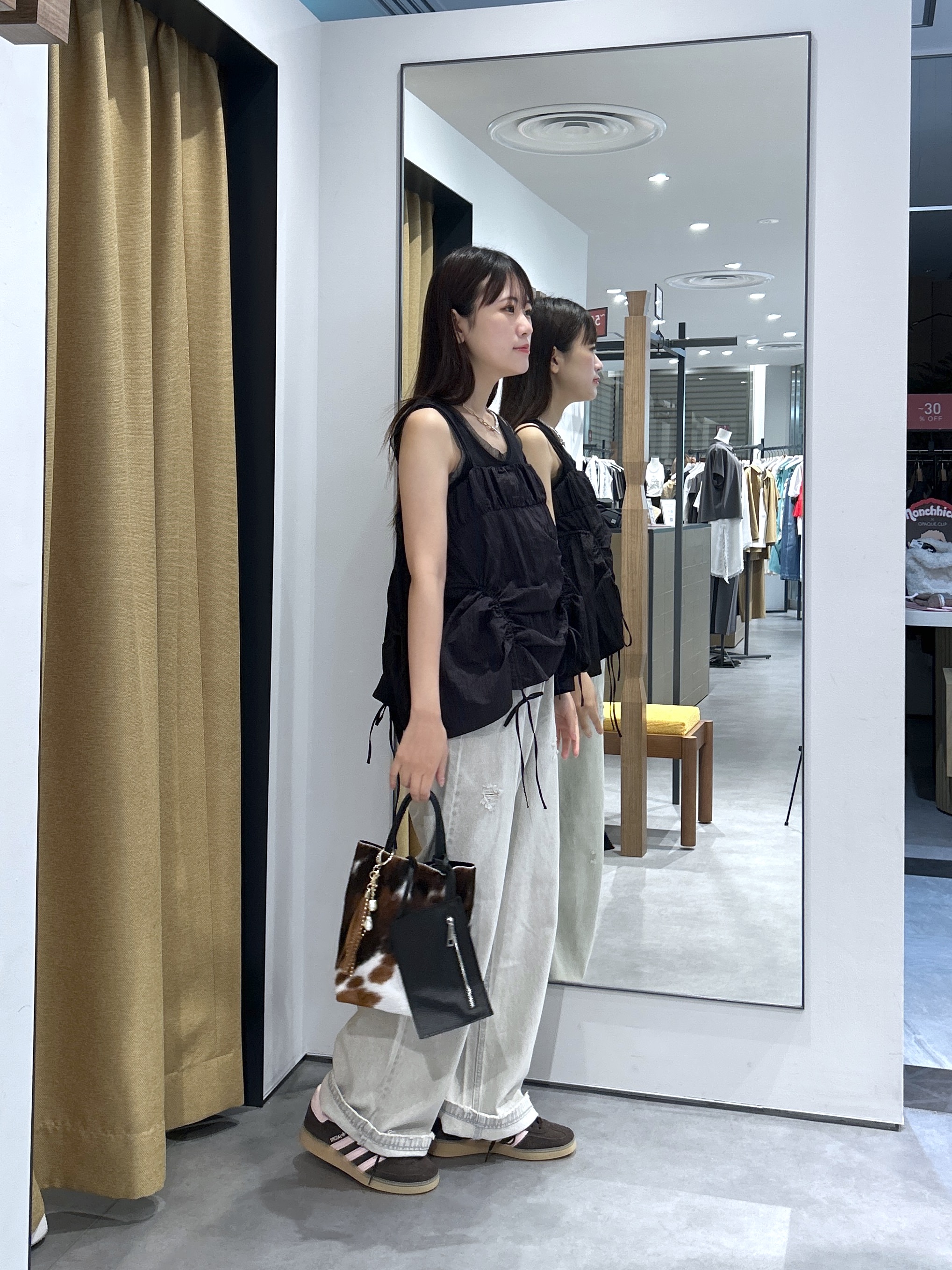 Renoさんの「INDIVI｜ナイロンギャザービスチェ」を使ったコーディネート