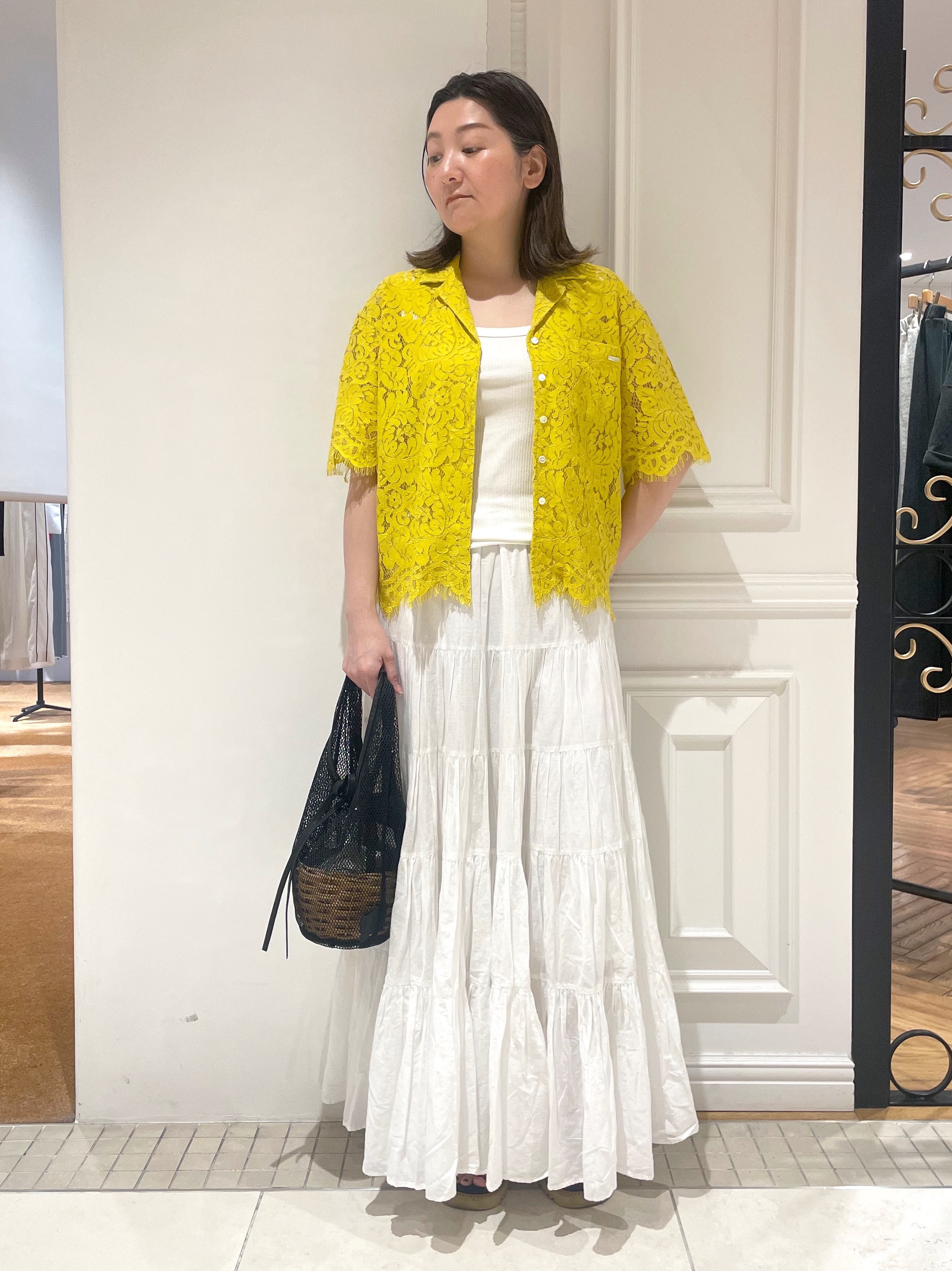 makiさんの「DRESSTERIOR｜【ウォッシャブル/羽織りにも便利】シアーコードレースブラウス」を使ったコーディネート