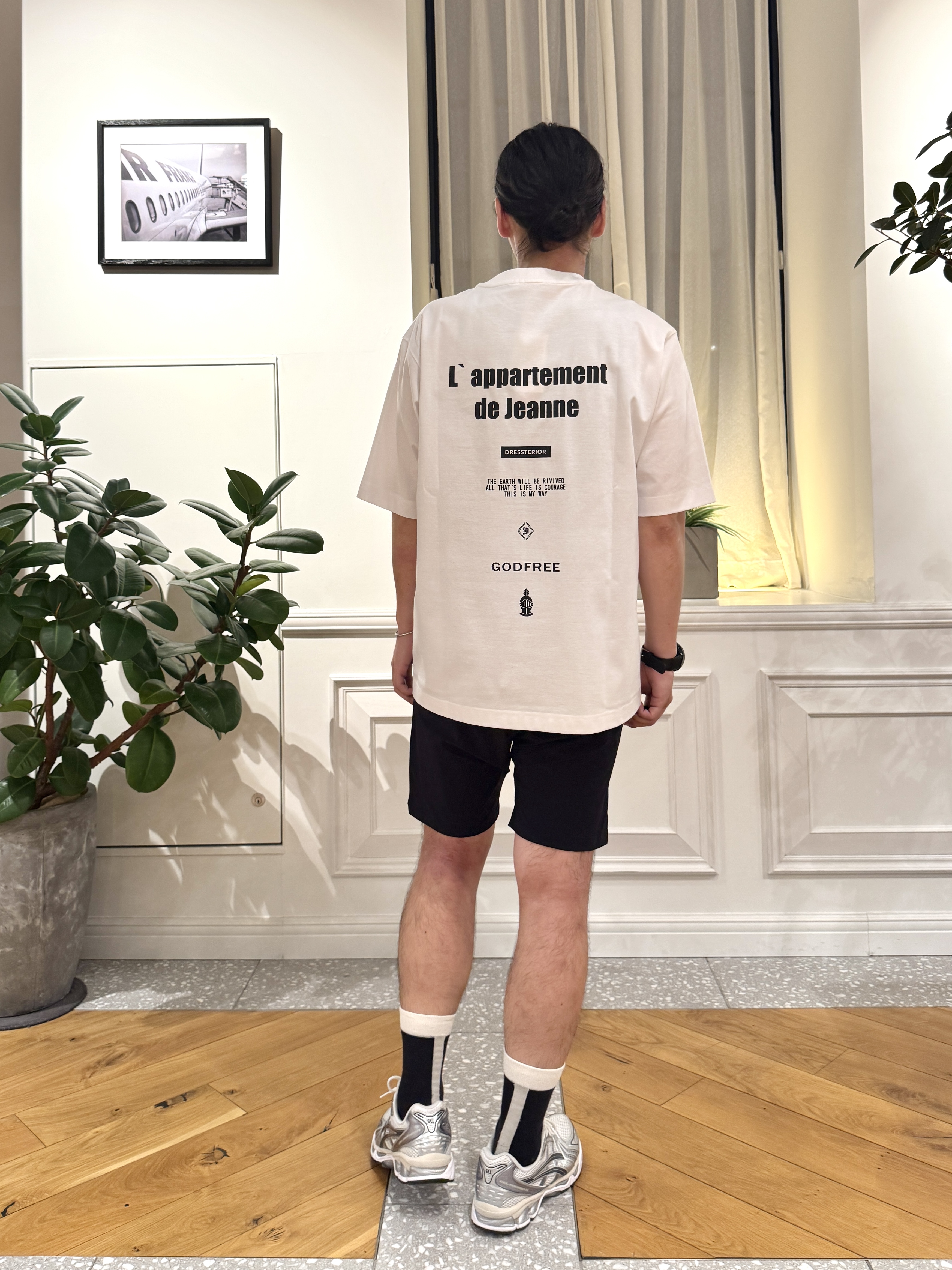 kawarataniさんの「DRESSTERIOR｜【接触冷感／UVカット／抗菌防臭／しわ防止】クールデオドラント ロゴTシャツ」を使ったコーディネート