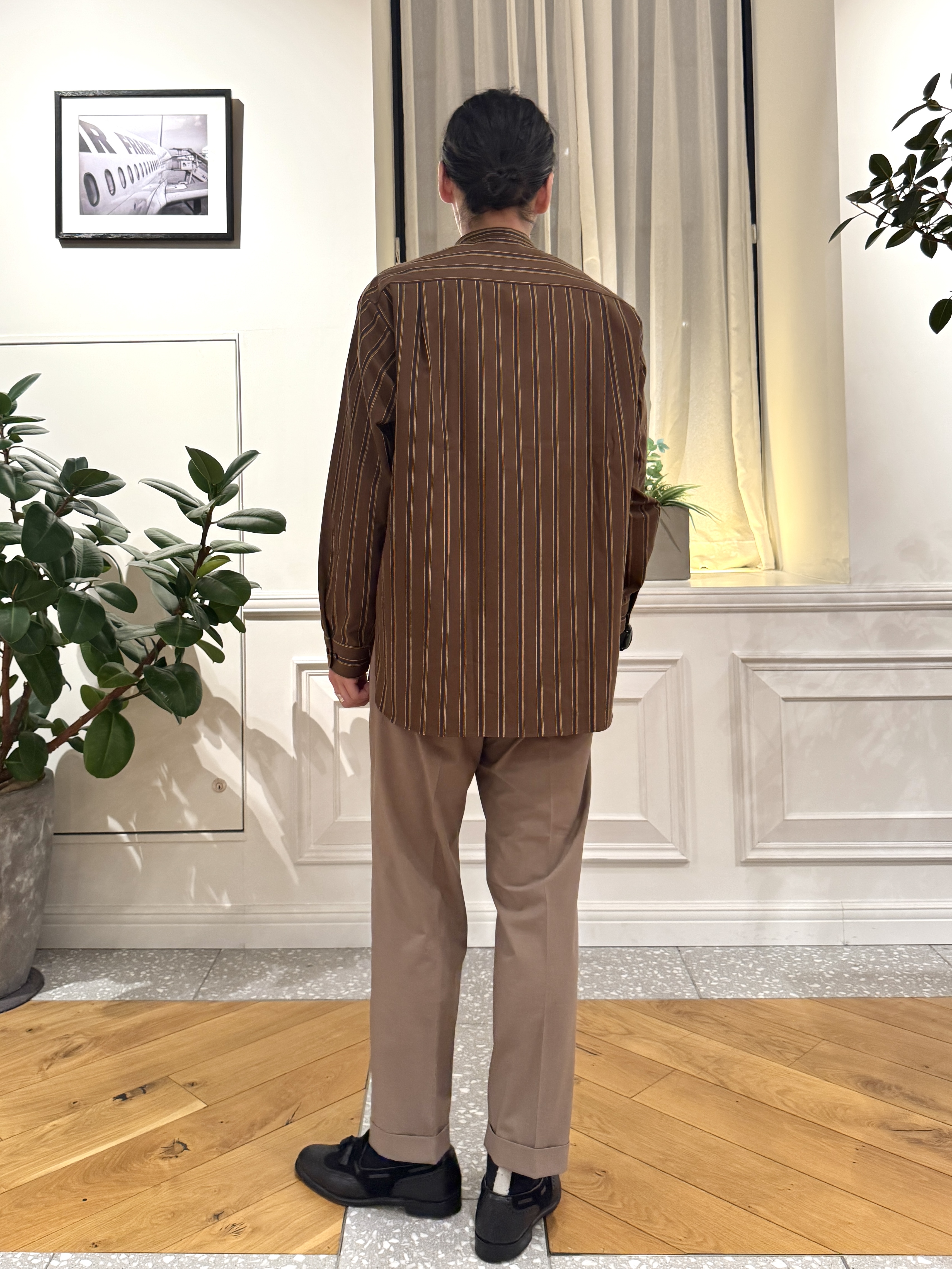kawarataniさんの「DRESSTERIOR｜バンドカラー ストライプシャツ」を使ったコーディネート