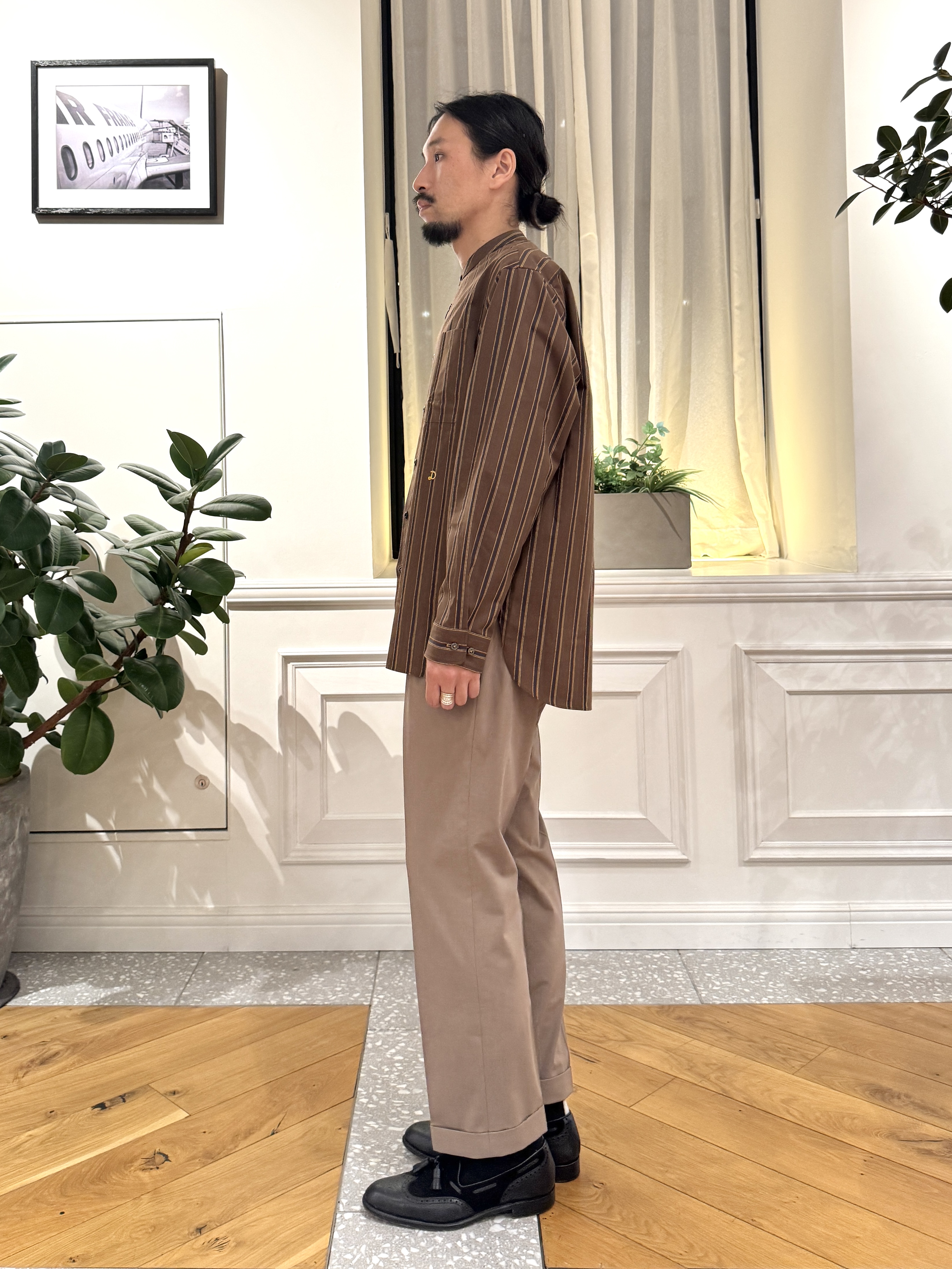 kawarataniさんの「DRESSTERIOR｜バンドカラー ストライプシャツ」を使ったコーディネート