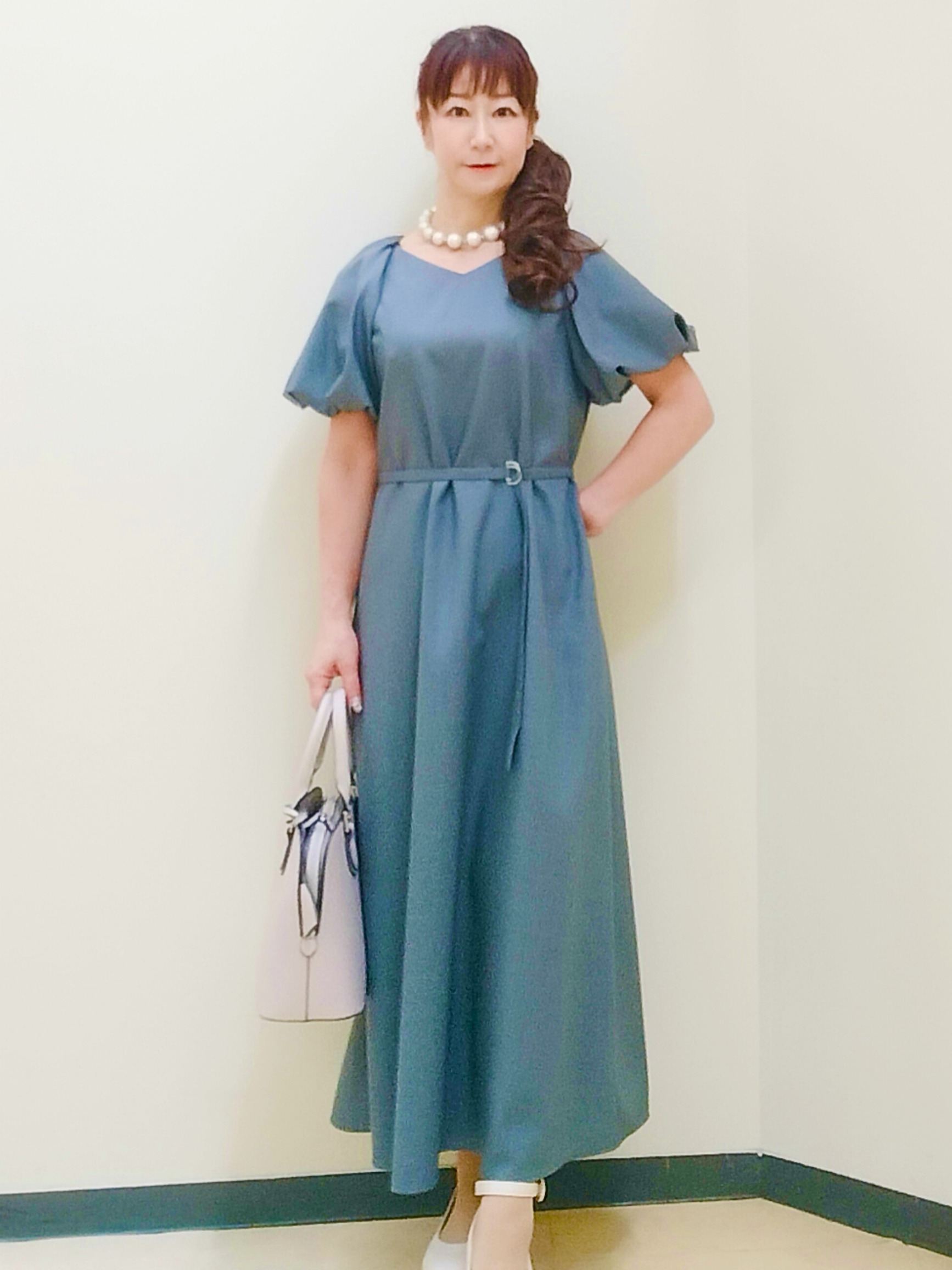 花さんの「Reflect｜【UVカット／手洗い可】パフスリーブ Vネックワンピース」を使ったコーディネート