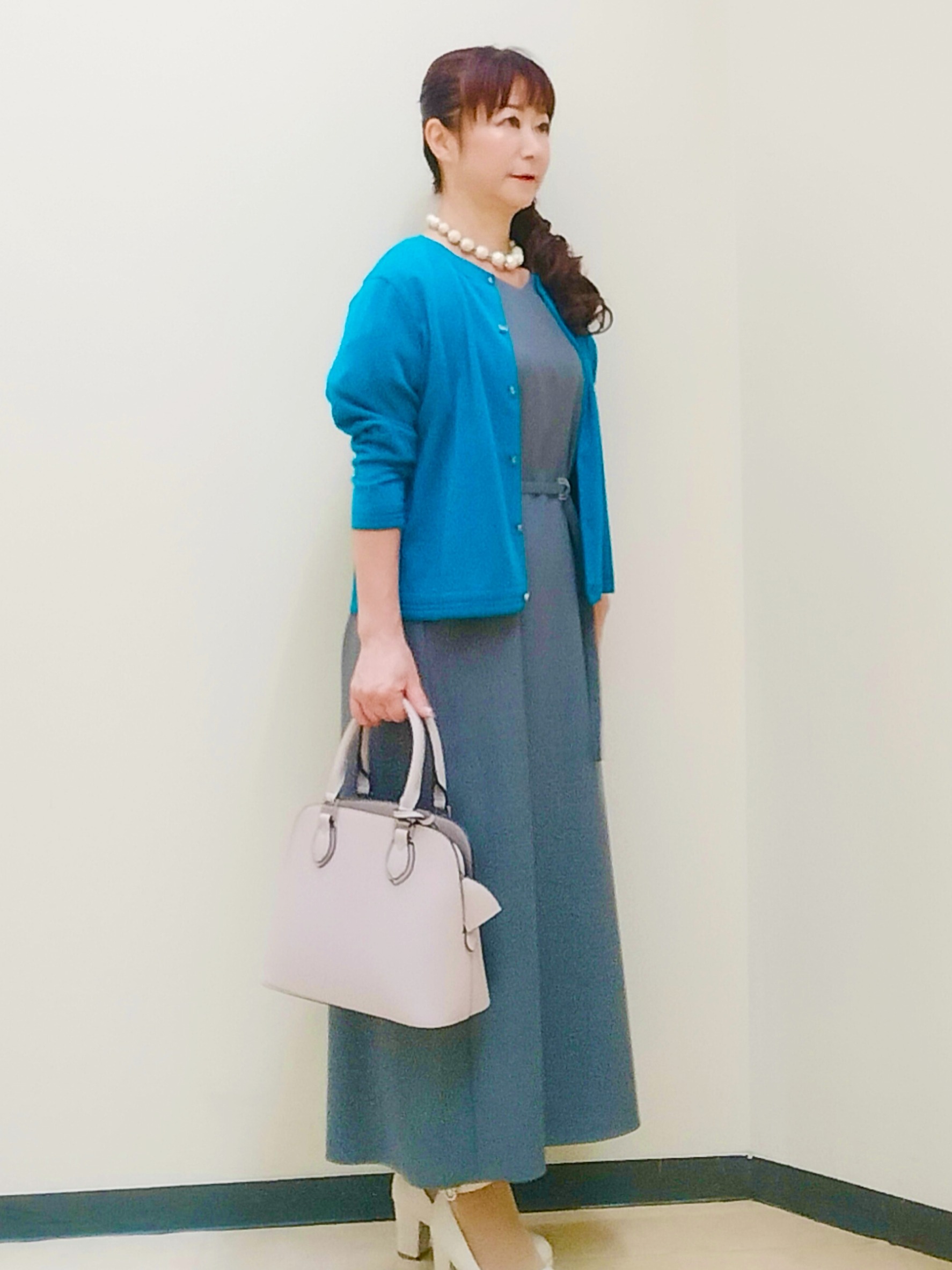 花さんの「Reflect｜【UVカット／手洗い可】パフスリーブ Vネックワンピース」を使ったコーディネート