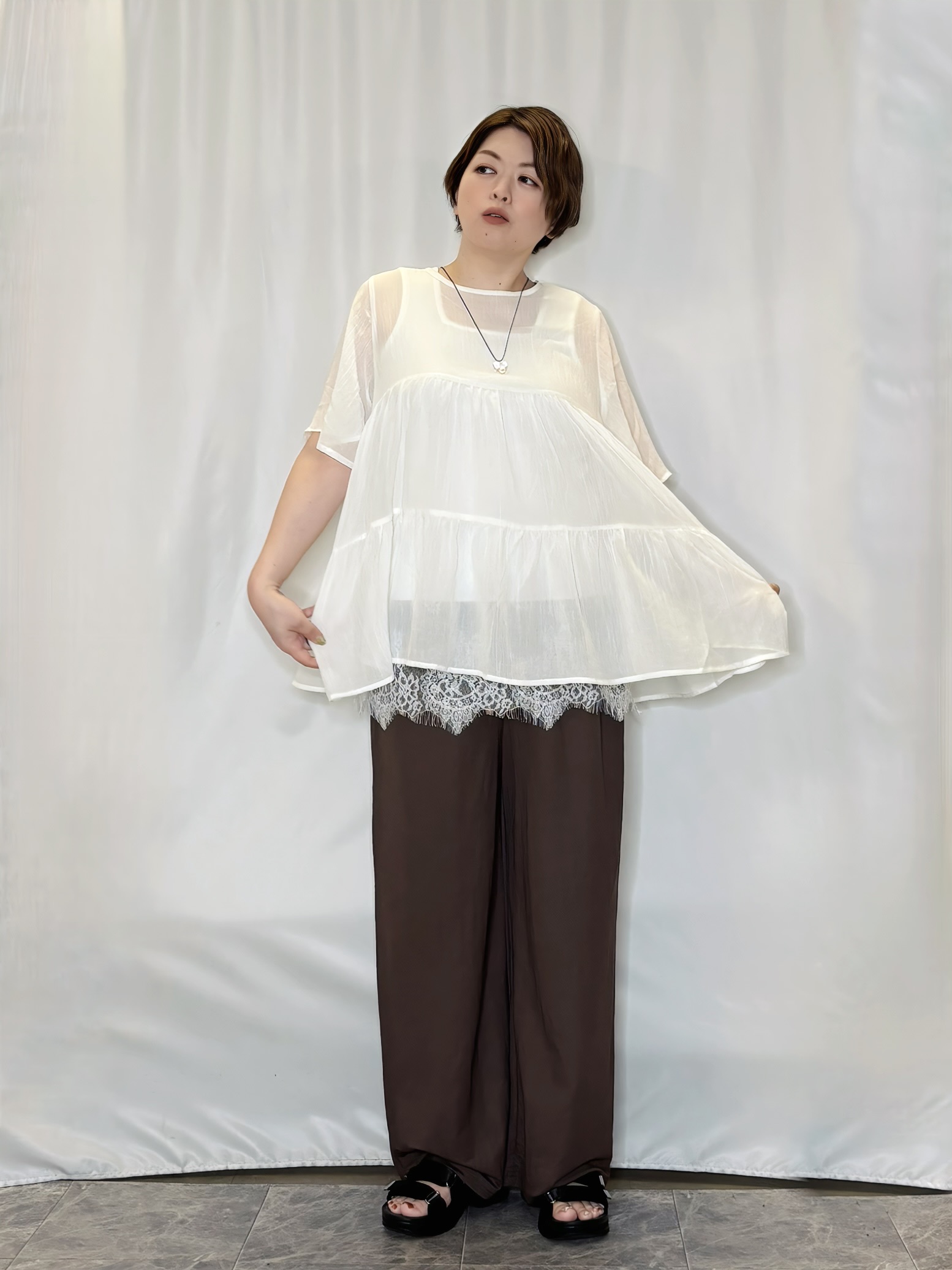 たみさんの「SHOO･LA･RUE｜【洗濯機可/S-LL】インせず着られる シアー素材が上品なティアードブラウス」を使ったコーディネート