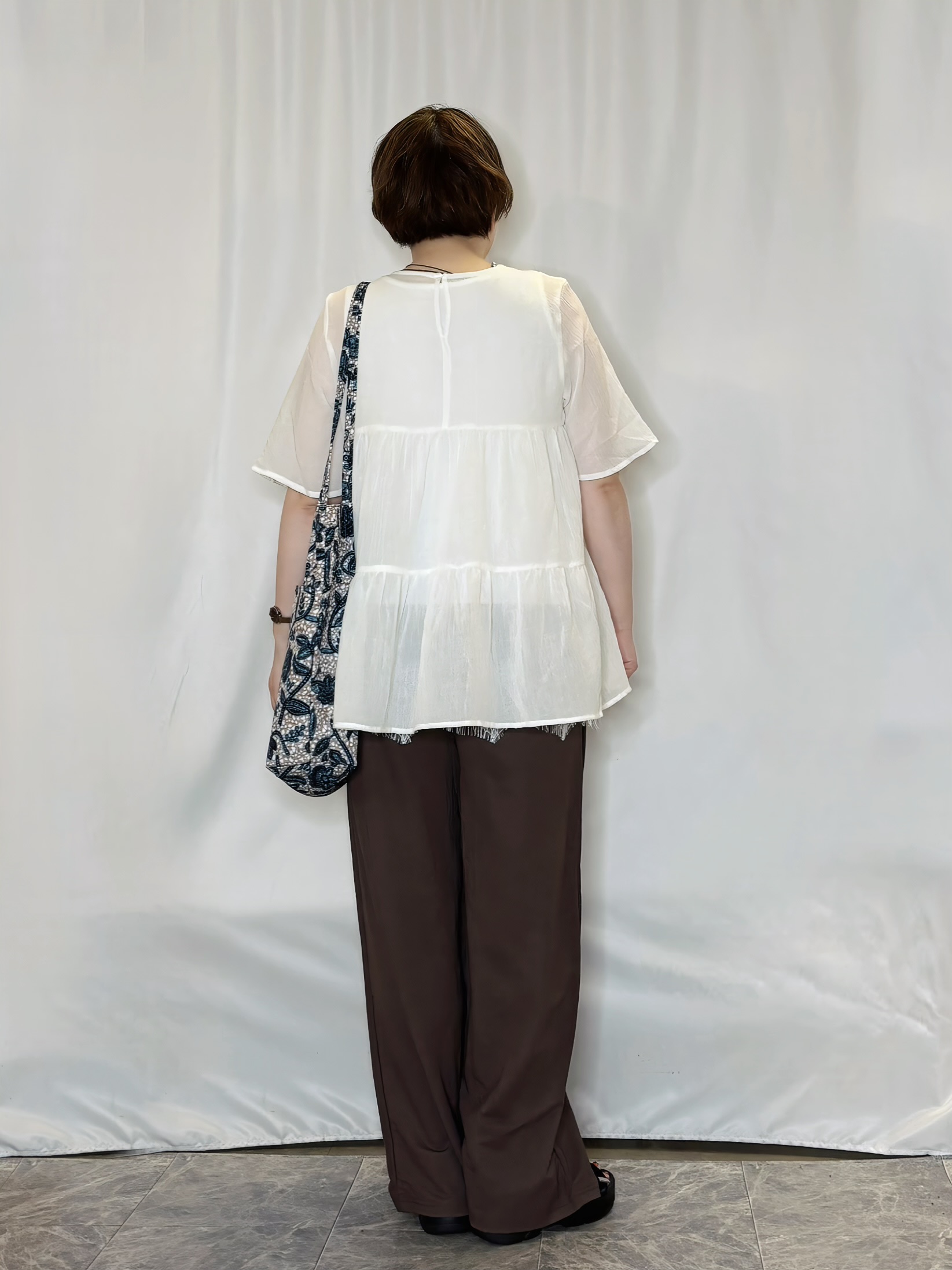 たみさんの「SHOO･LA･RUE｜【洗濯機可/S-LL】インせず着られる シアー素材が上品なティアードブラウス」を使ったコーディネート