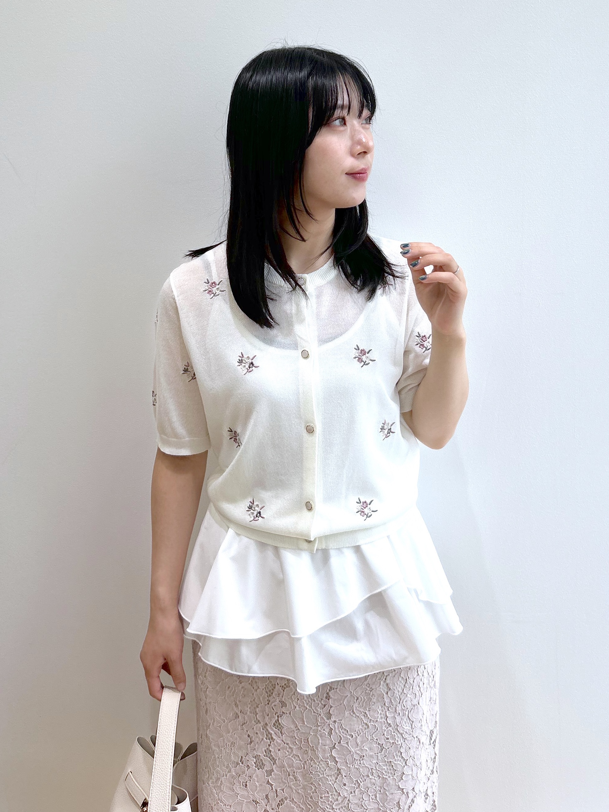 RINAさんの「index｜フラワー刺繍カーディガン【洗濯機OK／抗ピル】」を使ったコーディネート