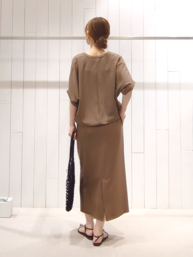 SHOさんの「INDIVI｜【夏羽織り/着る日傘】ドルマンフォルムブルゾン」を使ったコーディネート