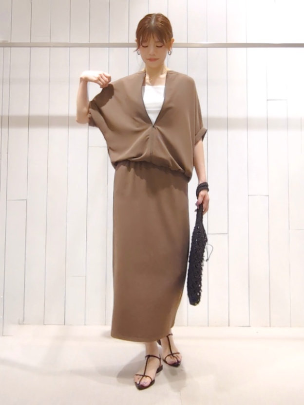 SHOさんの「INDIVI｜【夏羽織り/着る日傘】ドルマンフォルムブルゾン」を使ったコーディネート
