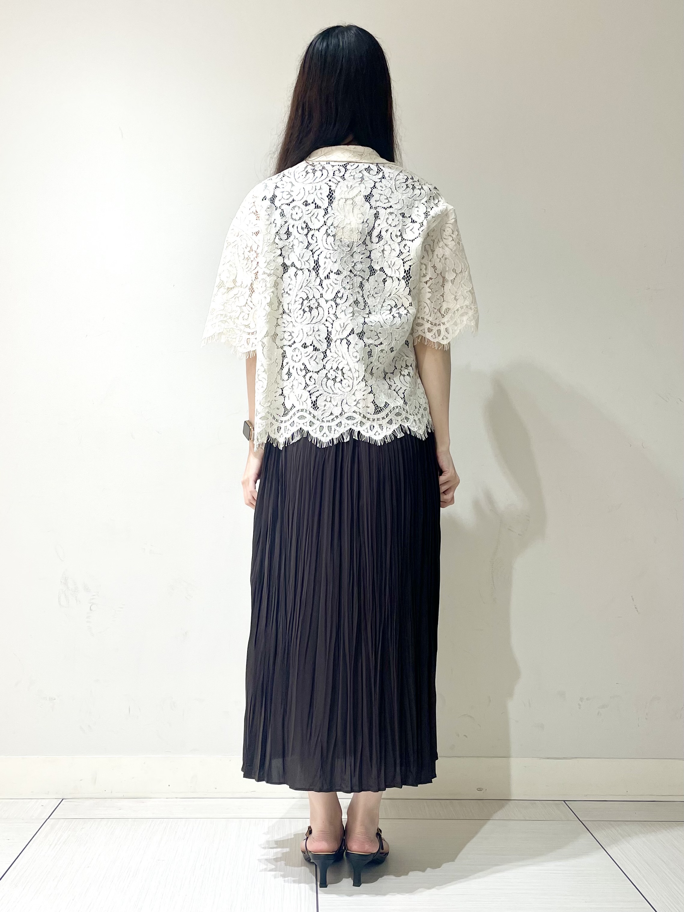 ことさんの「DRESSTERIOR｜【ウォッシャブル/羽織りにも便利】シアーコードレースブラウス」を使ったコーディネート
