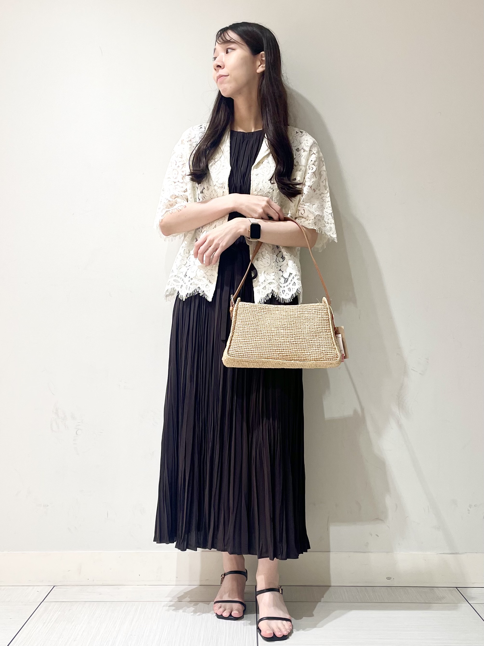 ことさんの「DRESSTERIOR｜【ウォッシャブル/羽織りにも便利】シアーコードレースブラウス」を使ったコーディネート