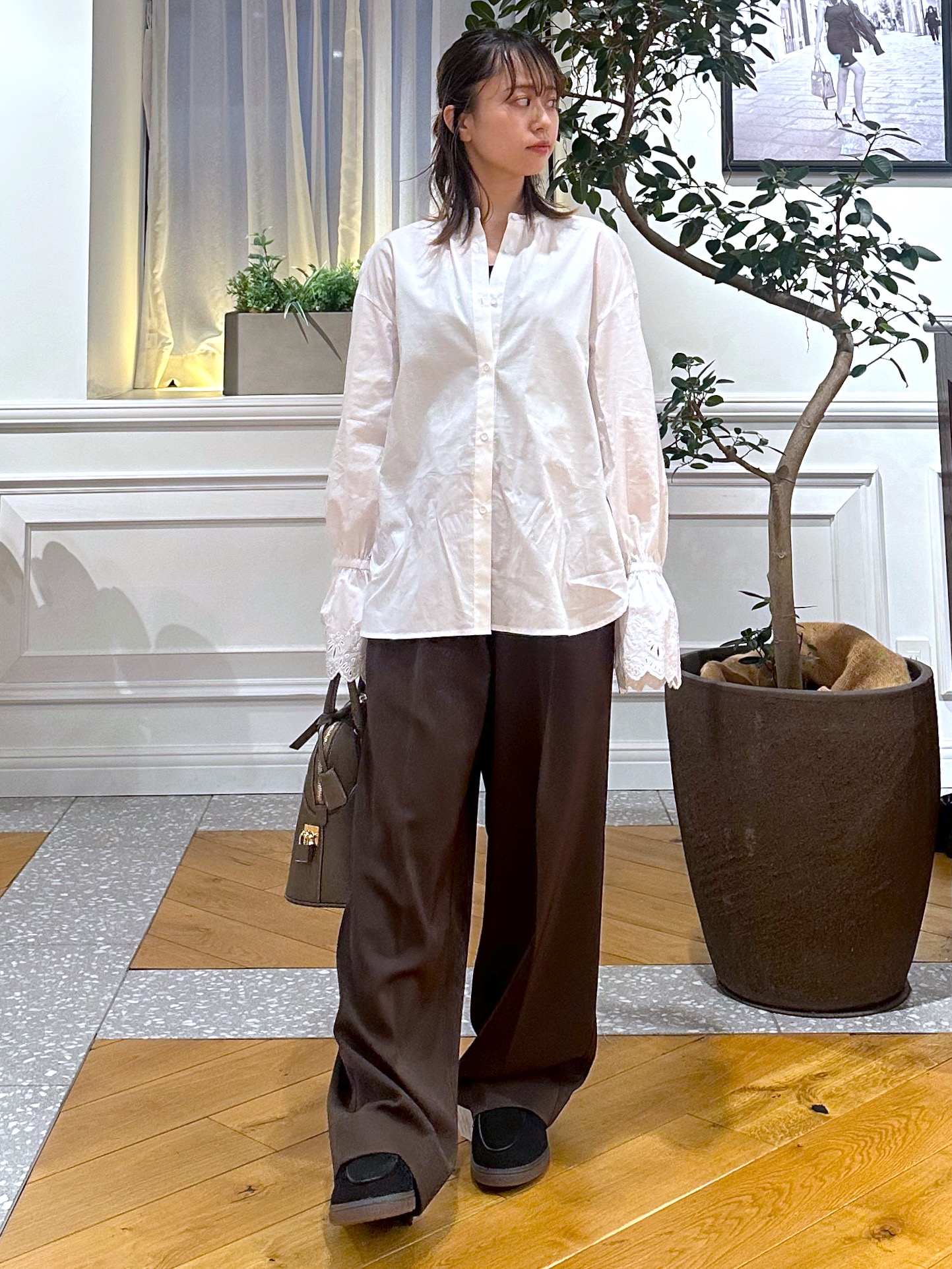 なべこさんの「DRESSTERIOR｜エンブロイダリースリーブ ブラウス」を使ったコーディネート