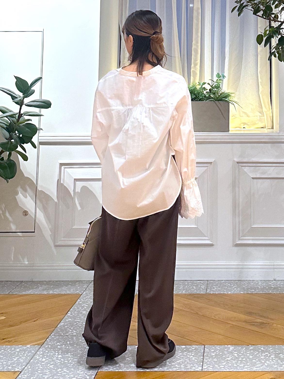 なべこさんの「DRESSTERIOR｜エンブロイダリースリーブ ブラウス」を使ったコーディネート