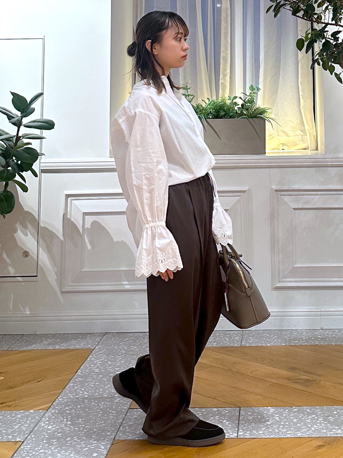 なべこさんの「DRESSTERIOR｜エンブロイダリースリーブ ブラウス」を使ったコーディネート